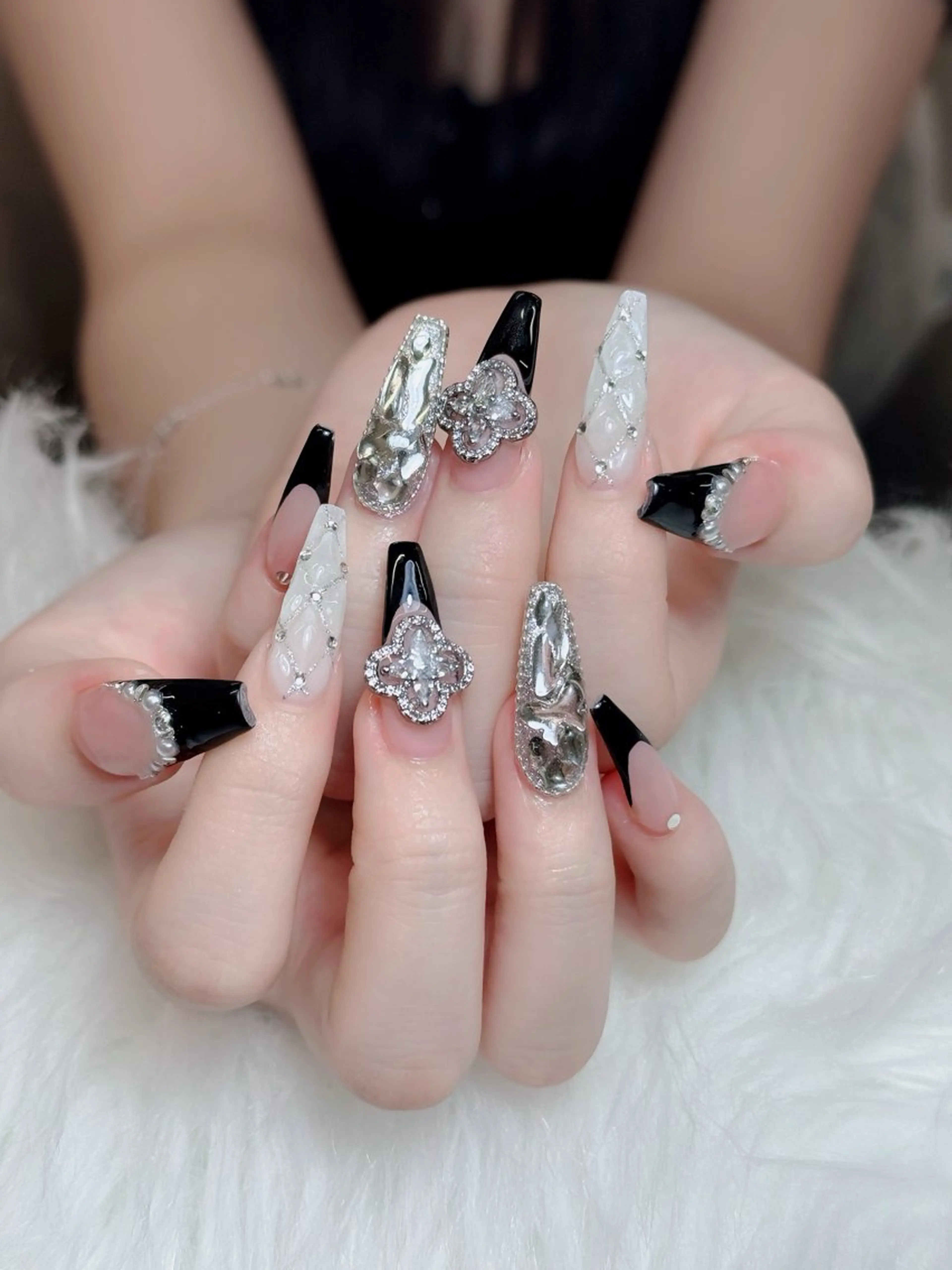 ネイル オーロラネイル チークネイル フットネイル フレンチネイル 韓国ネイル ハンドネイル Lumi Nail 新大久保3‘のネイルデザイン