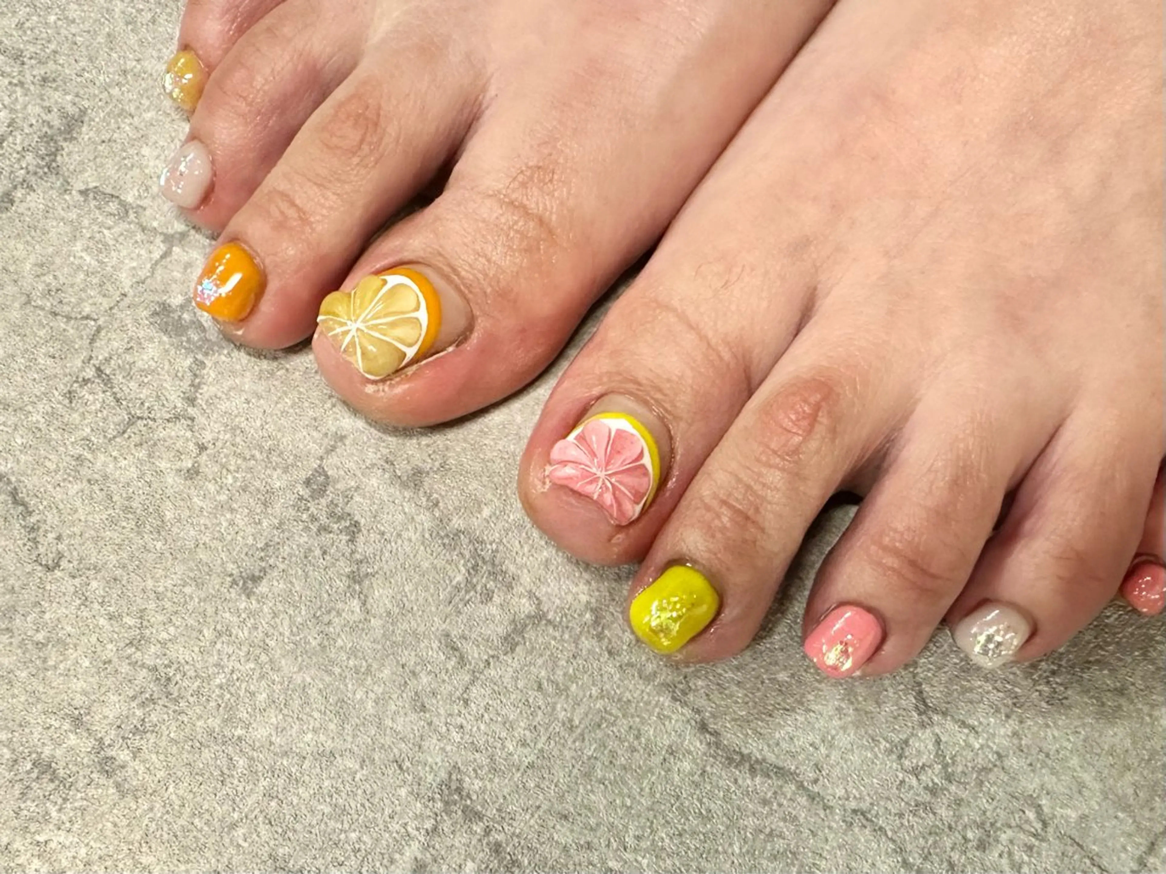 ネイル フットネイル フレンチネイル グラデーション キラキラネイル 韓国ネイル ハンドネイル 高多 瑠美のネイルデザイン