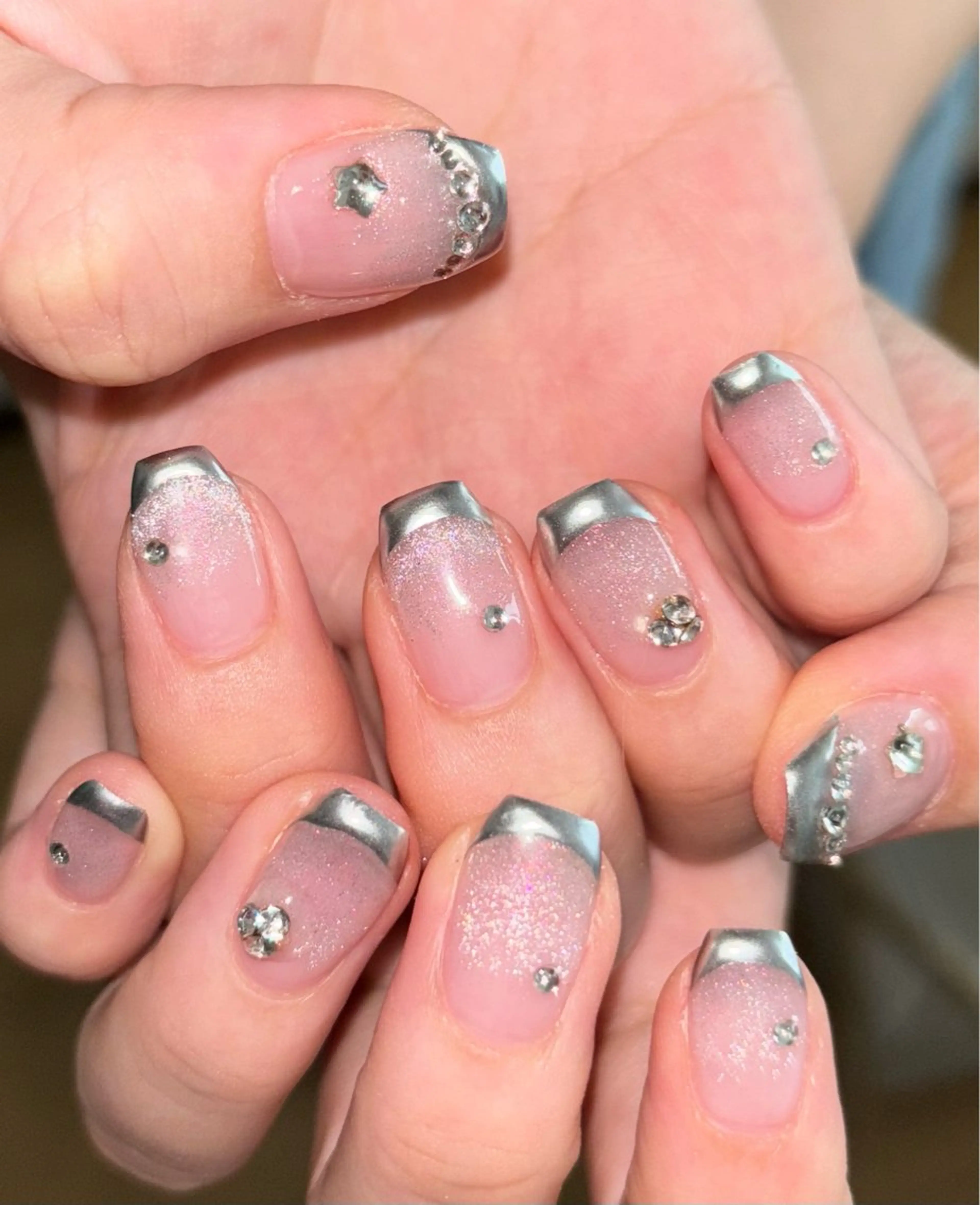 ネイル フレンチネイル シルバー シンプルネイル ハンドネイル ハンドケア 銀河屋の猫所属・銀河屋 の猫nailのネイルデザイン