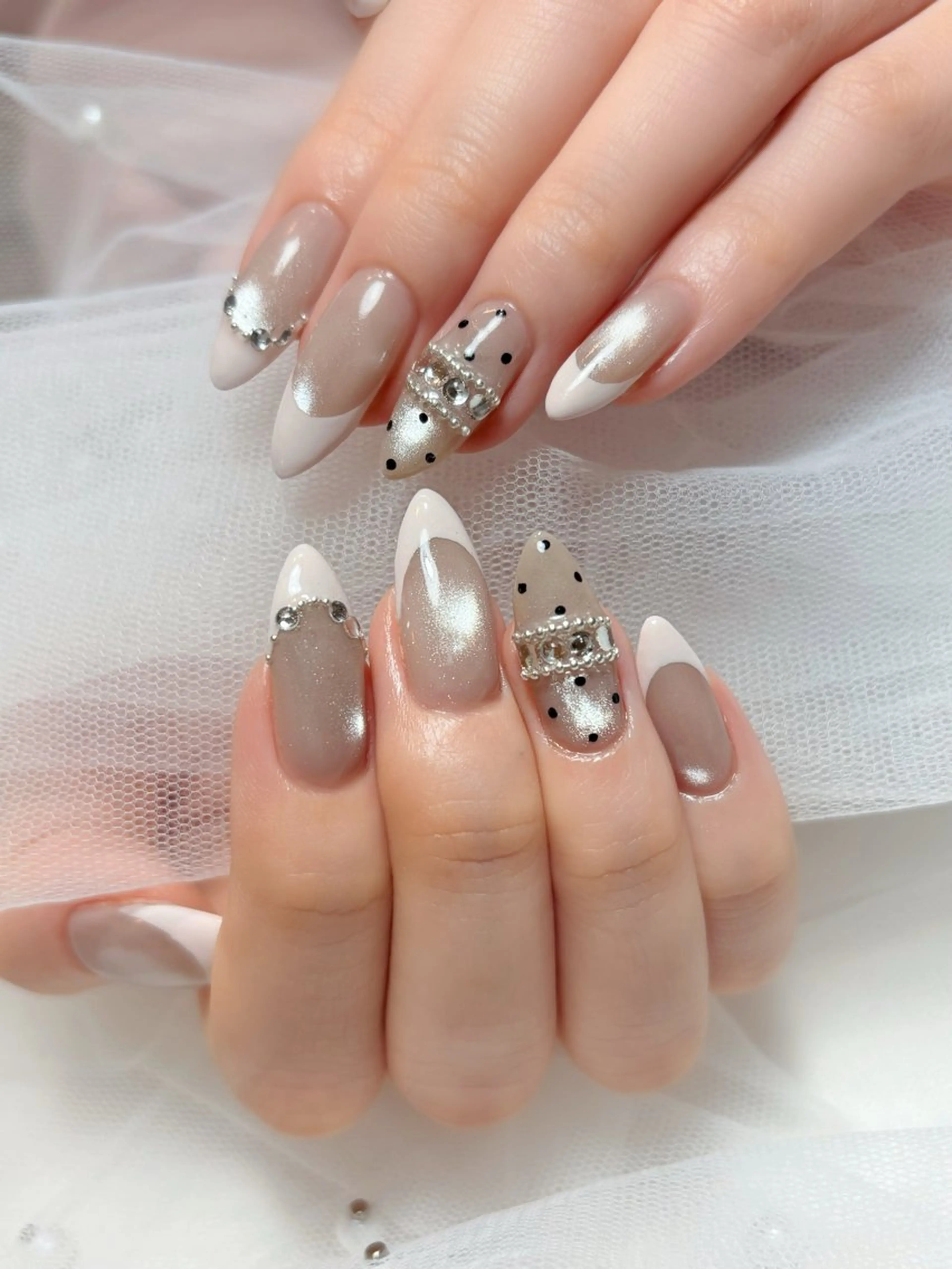 ネイル ハンドネイル AneMone Lisaのネイルデザイン