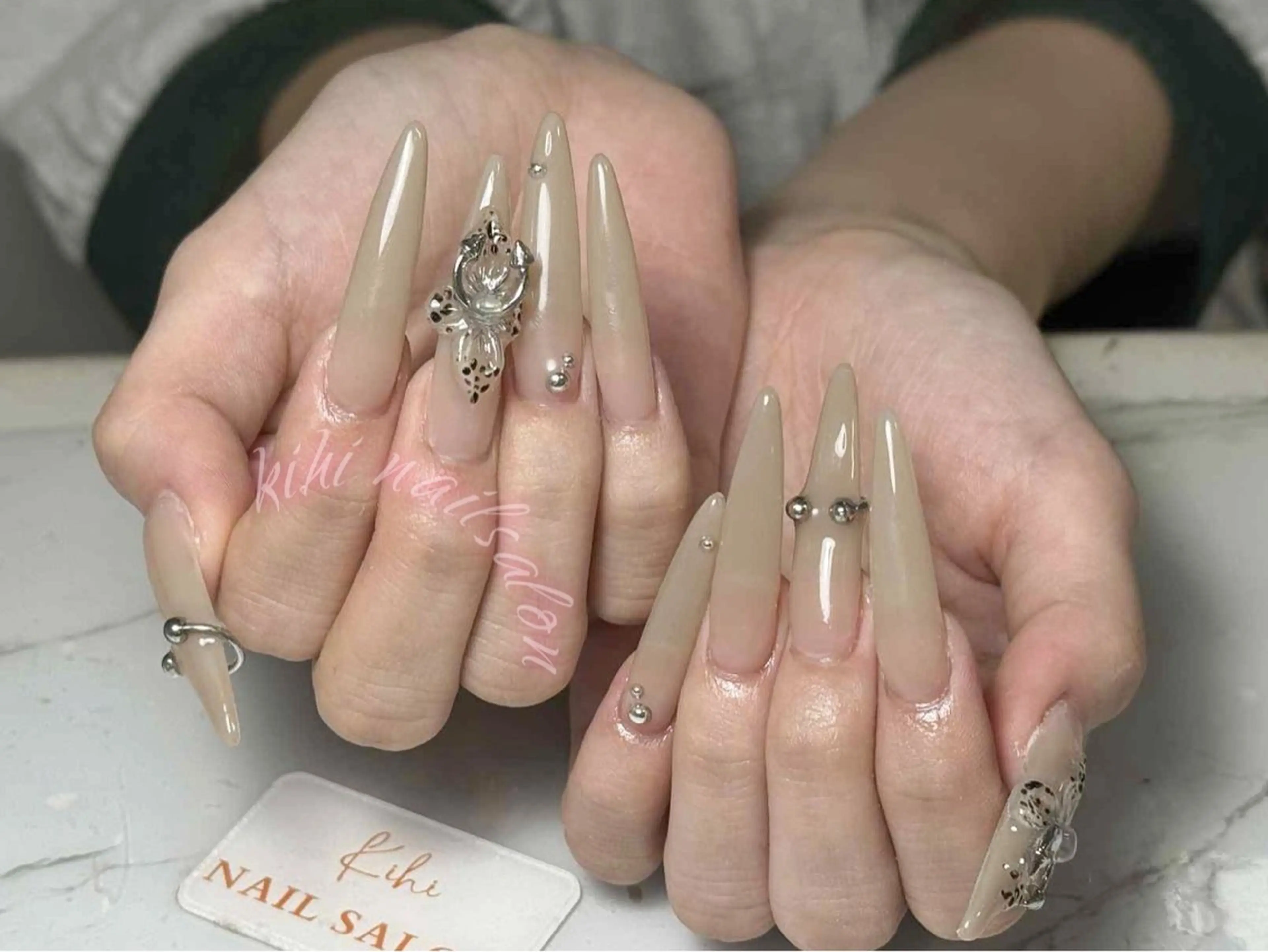 ネイル アートネイル フレンチネイル ジェルネイル グラデーション 韓国ネイル ハンドネイル 💕鈴木ユリ パラジェル/オフ無料のネイルデザイン