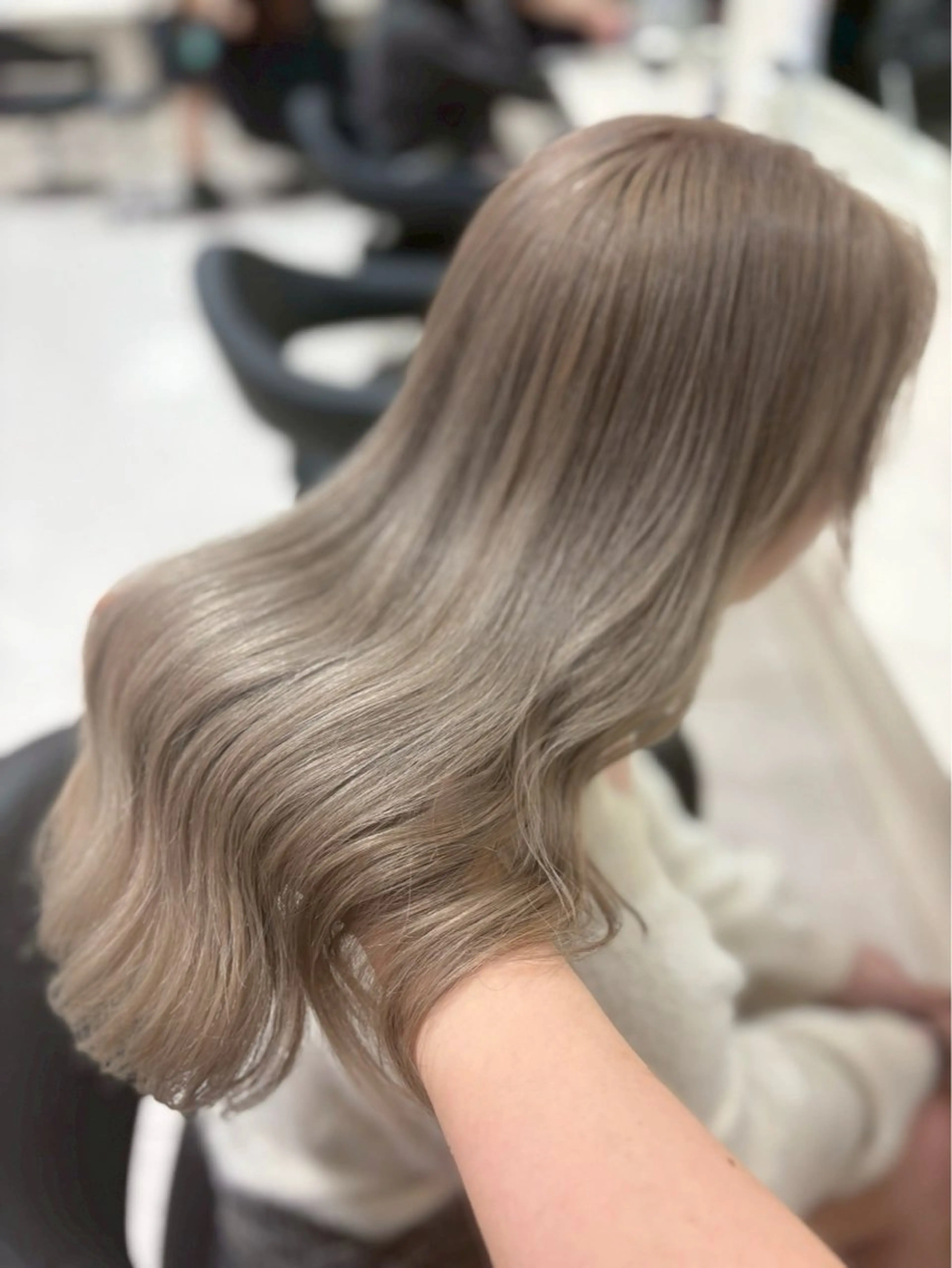 カラー トリートメント うる艶ハイトーン/ ベージュ/りくと🦔のヘアスタイル