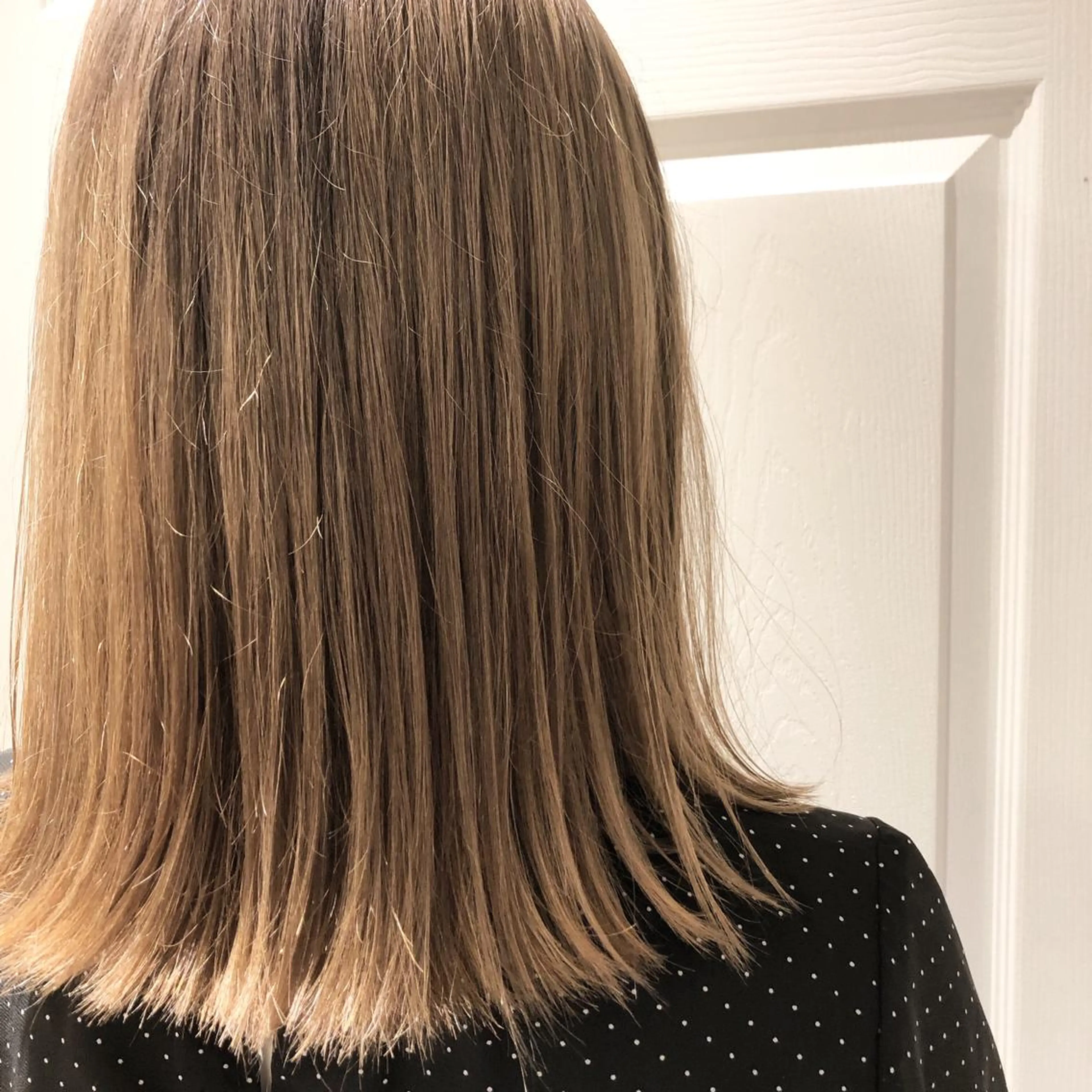 ミディアム カラー ベージュカラー ハイトーンカラー La   fith所属・坂口 功一郎のヘアスタイル