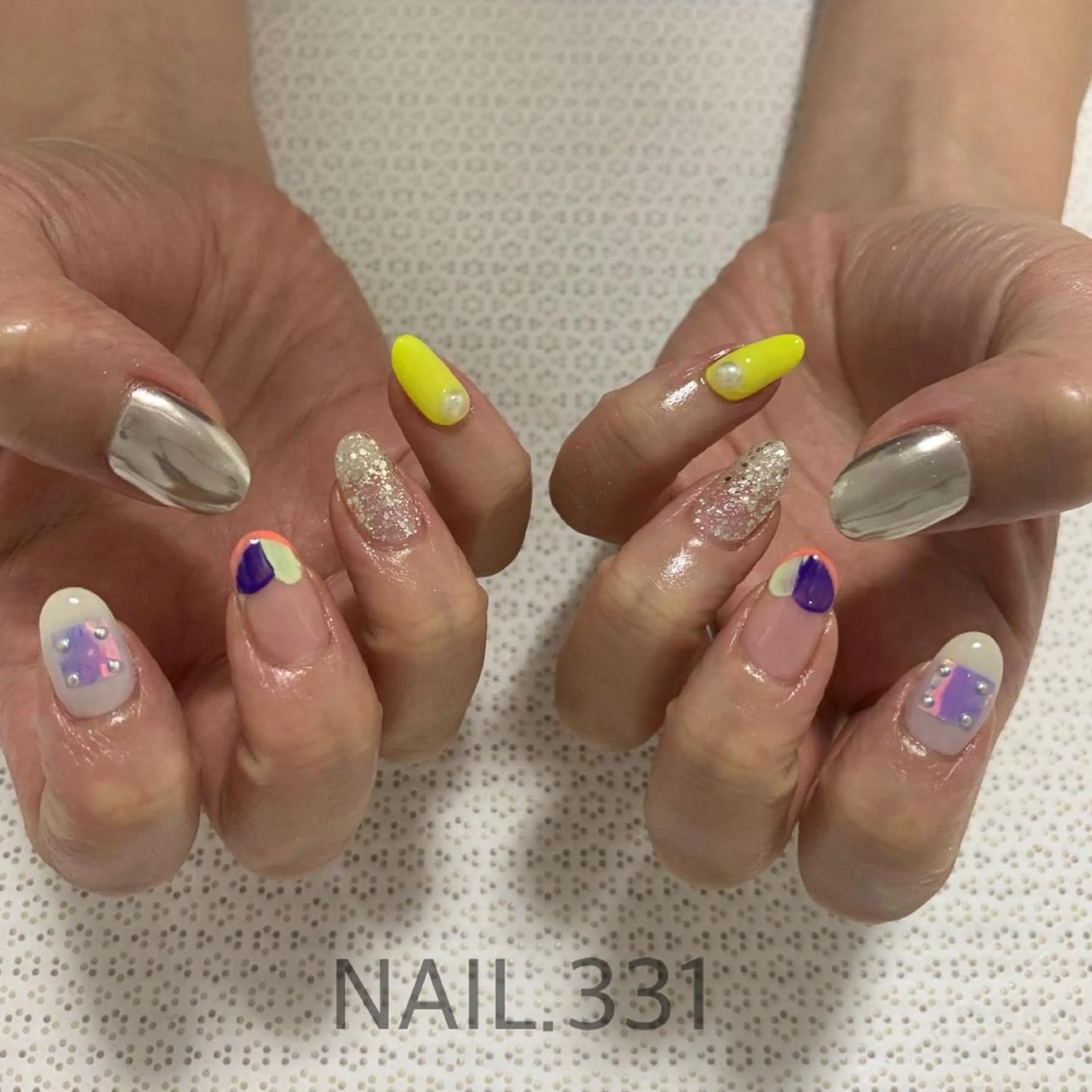 ネイル オーロラネイル フラッシュネイル ラメ(グリッター) マグネットネイル フットネイル NAIL.331所属・Nail 331のネイルデザイン