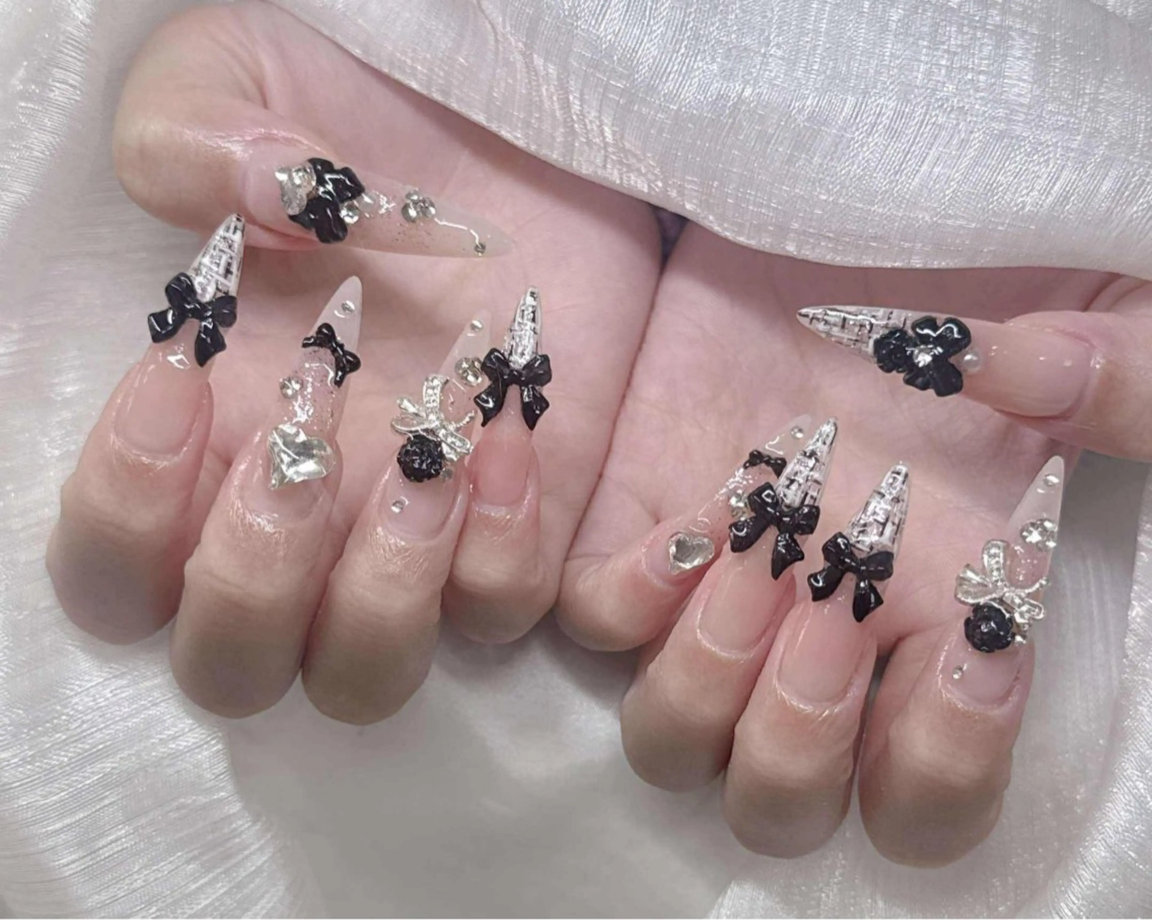 ネイル 長さ出し グラデーション 卒業式 キラキラネイル マグネットネイル ハンドネイル Lee Nailsのネイルデザイン