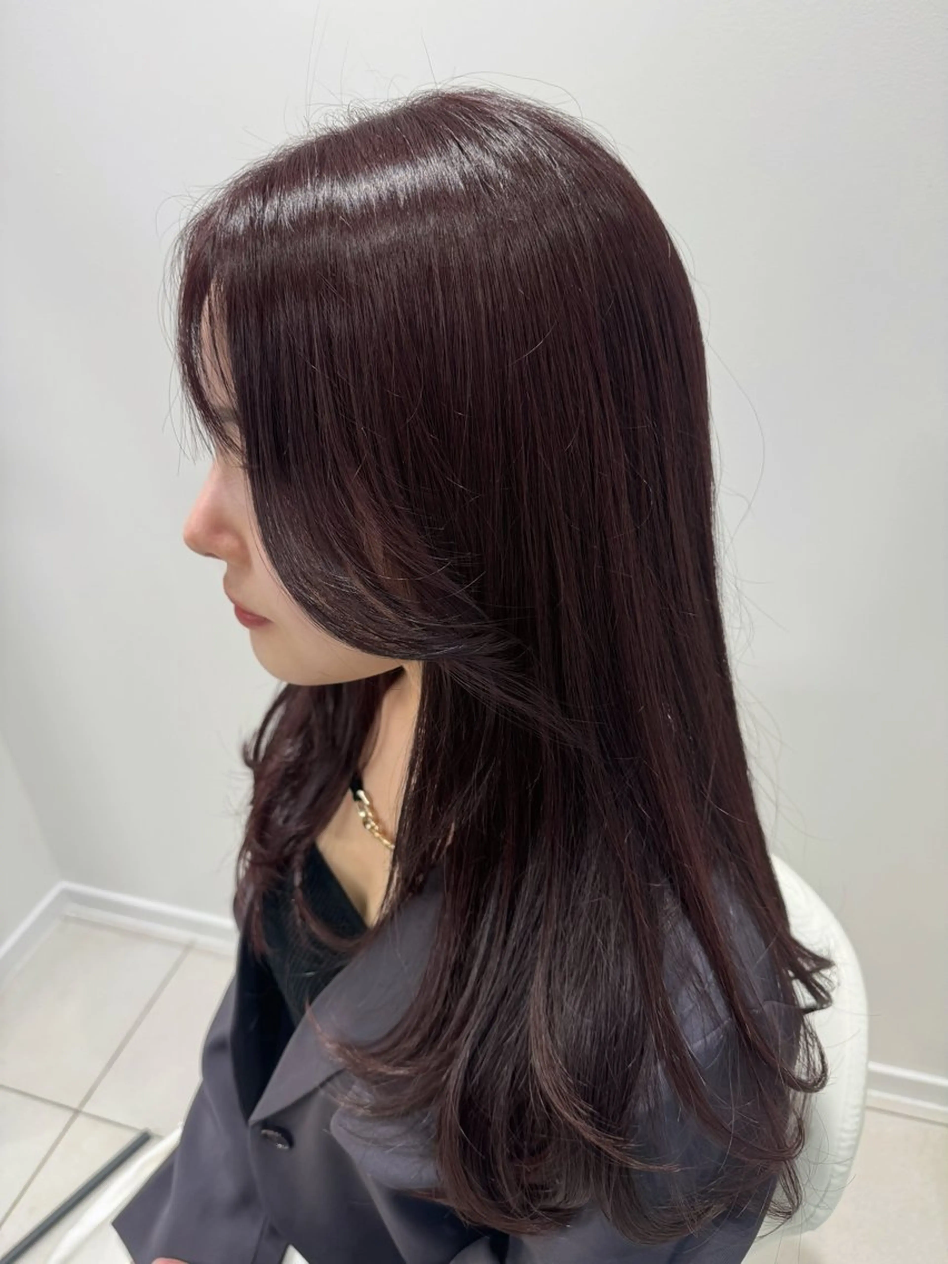 ロング カラー カット ヘアカラー トリートメント 韓国レイヤーカット/ くすみカラー/モモのヘアスタイル