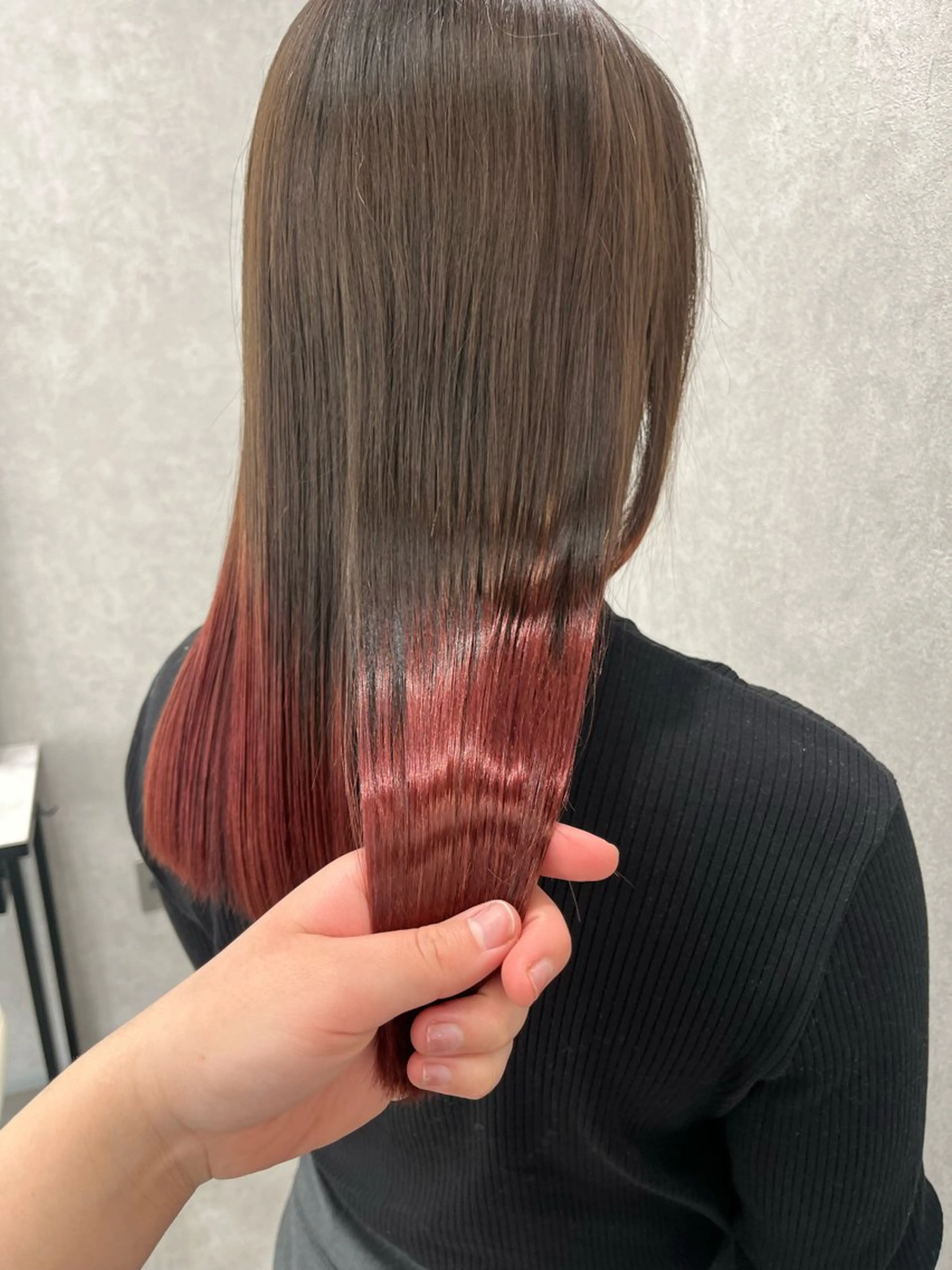 カラー ブリーチ グラデーションカラー レッドカラー dot .tokyo所属・中村 彩夏のヘアスタイル