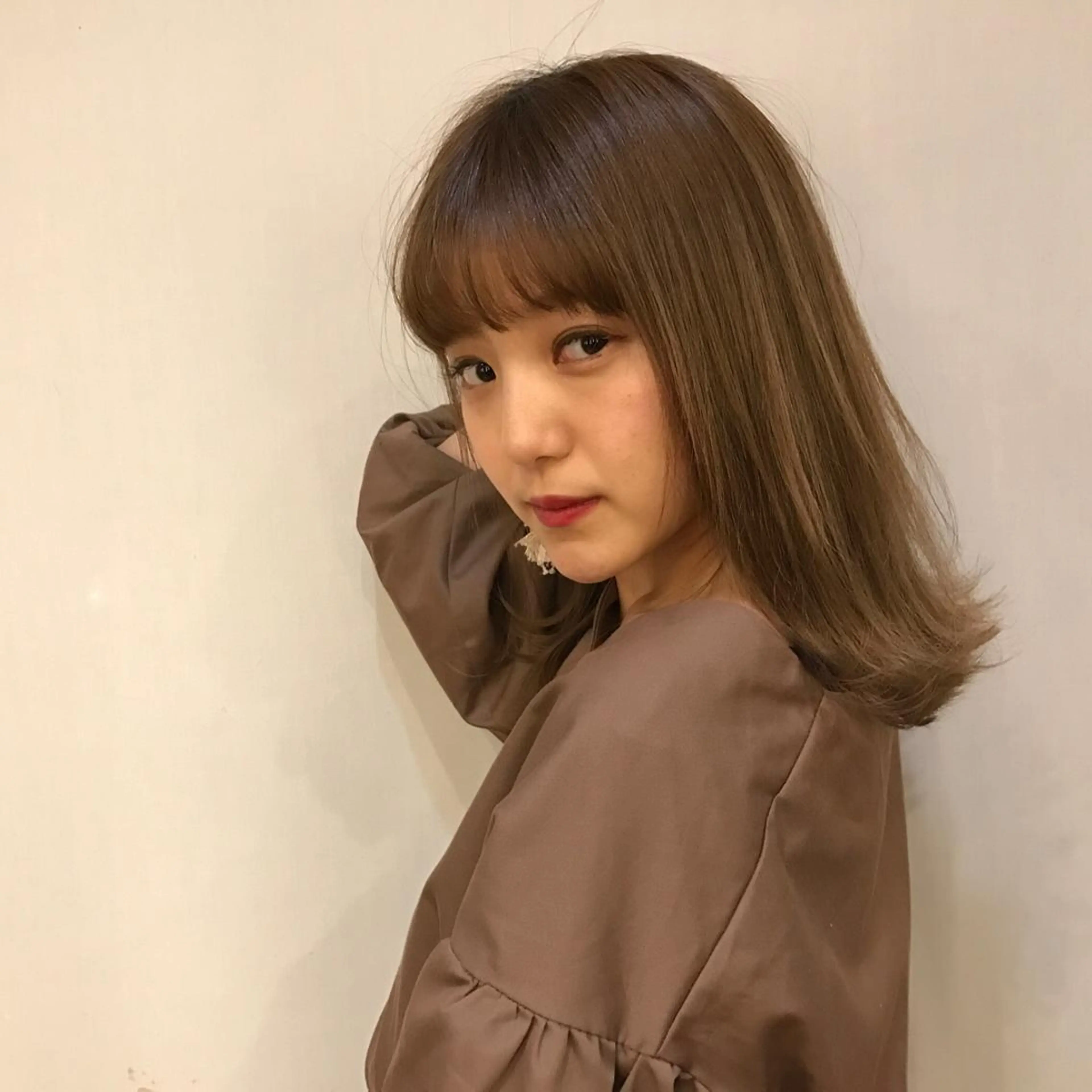 ミディアム カラー 切りっぱなしボブ イルミナカラー ボブ 日々所属・谷 大地のヘアスタイル