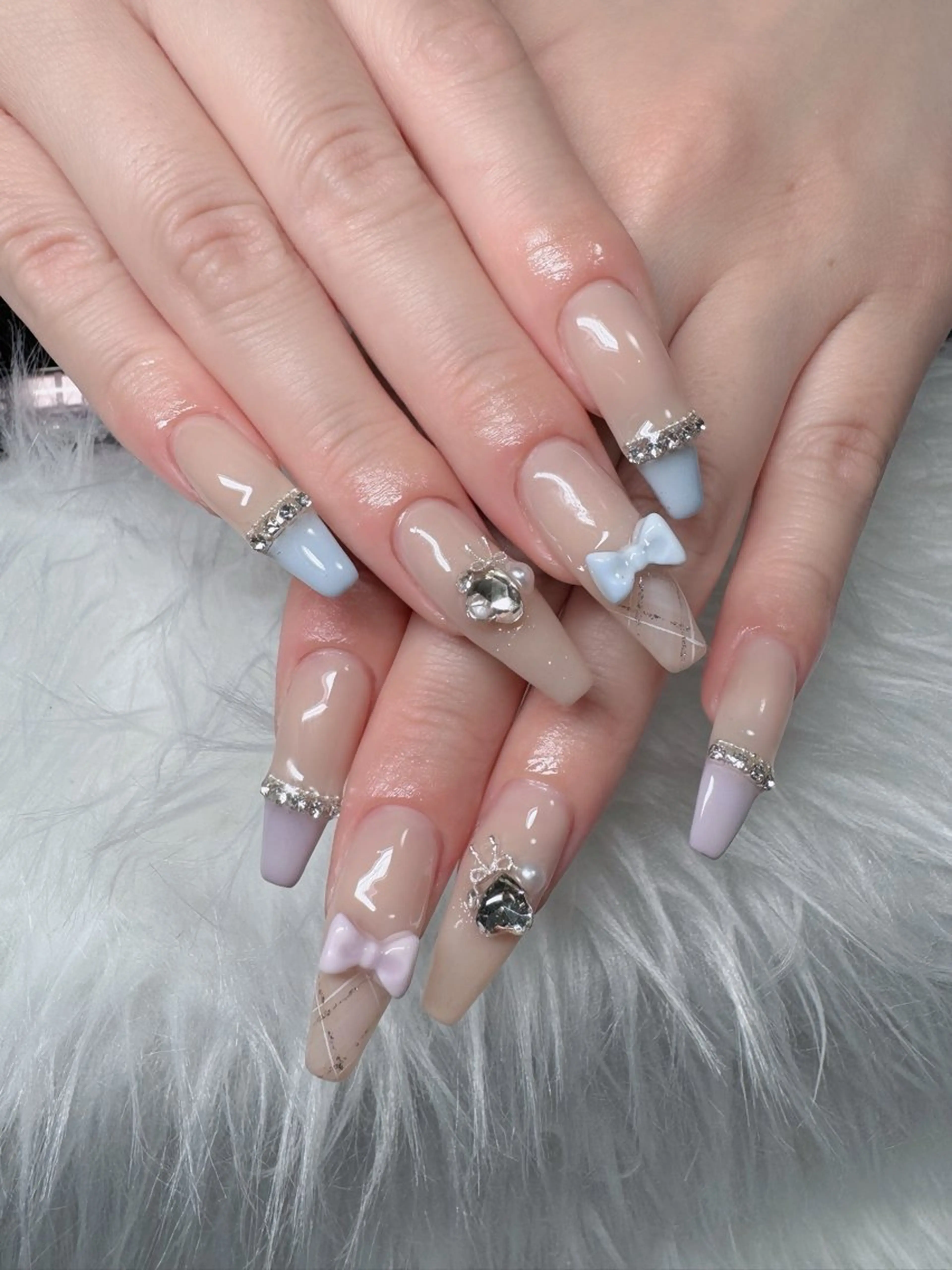 ネイル フレンチネイル ジェルネイル ガラスフレンチ ハロウィン ハート H.baby Nail Salonのネイルデザイン