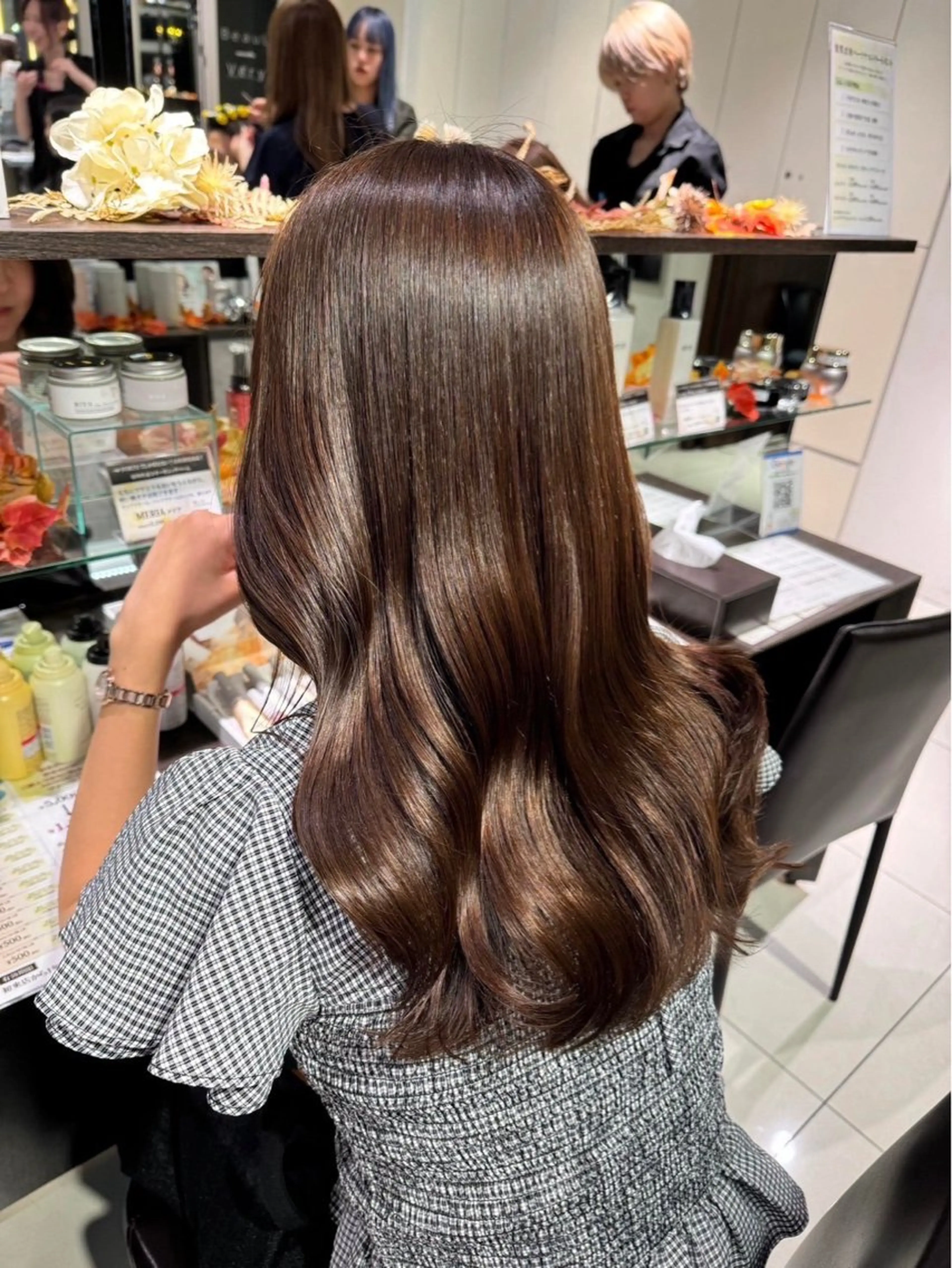 セミロング 髪質改善 トリートメント カット ヘアカラー トリートメント 透明感カラー/顔周り カット/レイヤーにかのヘアスタイル