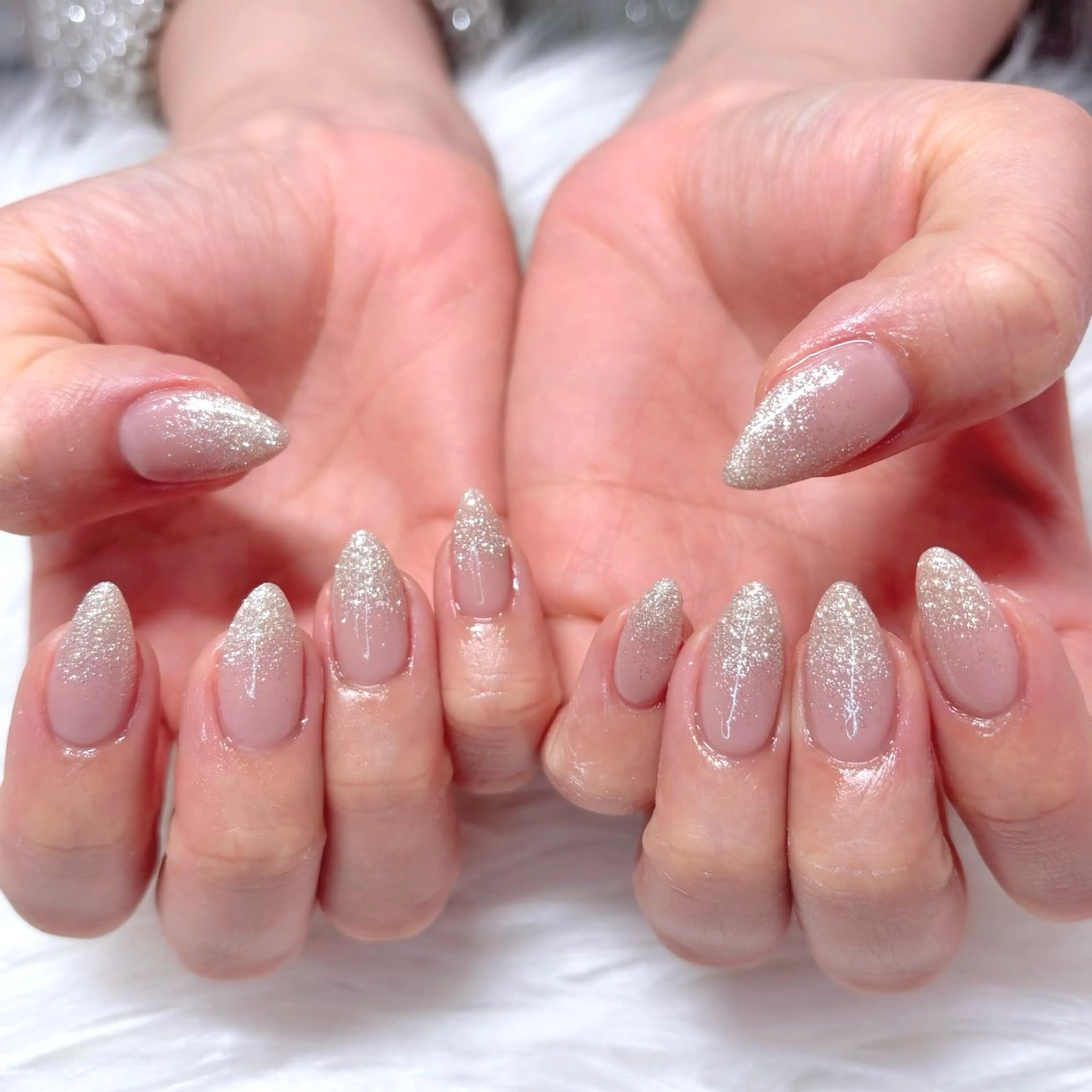 ネイル ジェルネイル グラデーション ラメ(グリッター) ラメグラデーション パラジェル ハンドネイル Noix nailのネイルデザイン