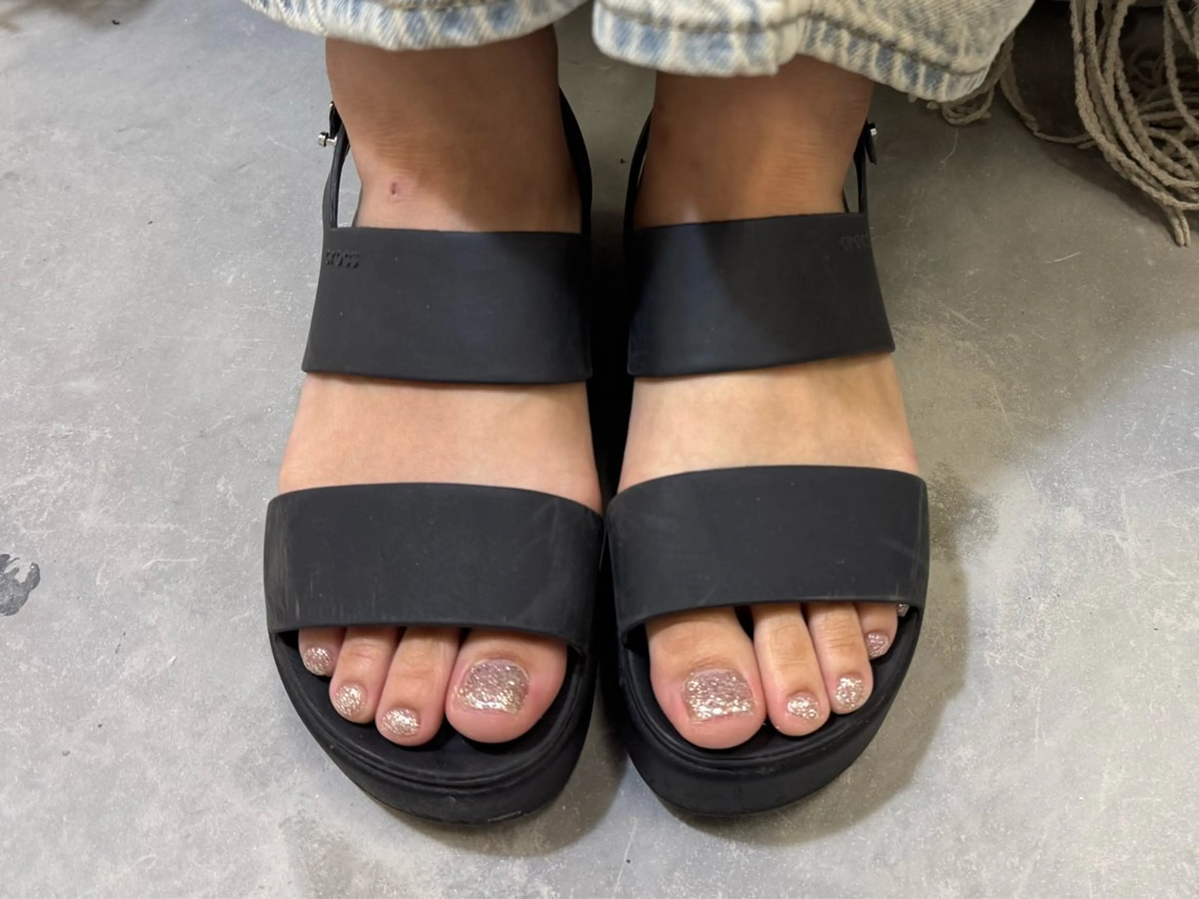 ネイル ブラウン ラメ(グリッター) ワンカラーネイル エーナイン　イオンモール苫小牧店所属・尾﨑 梨緒のネイルデザイン