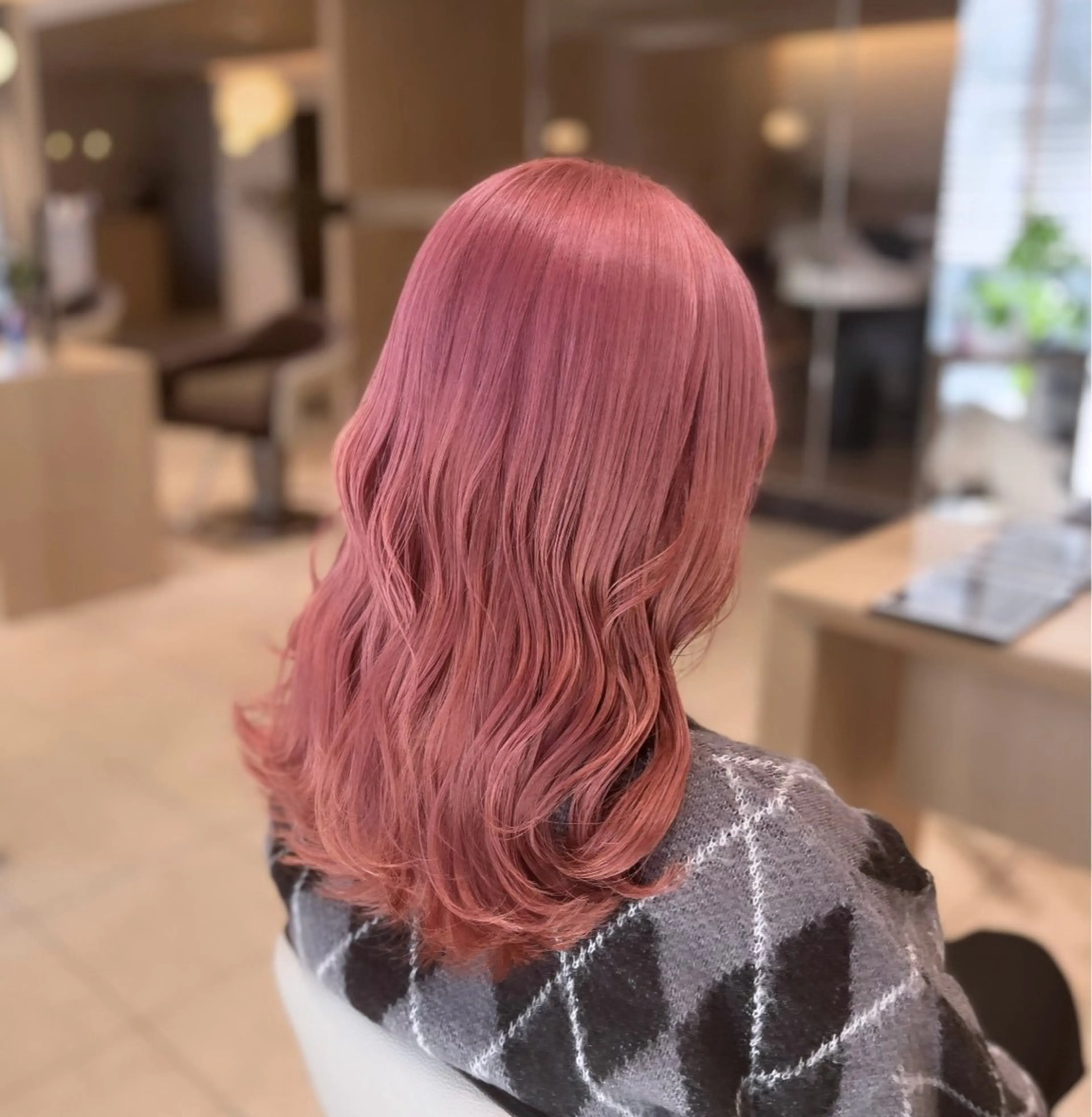 セミロング 山田 梨乃のヘアスタイル