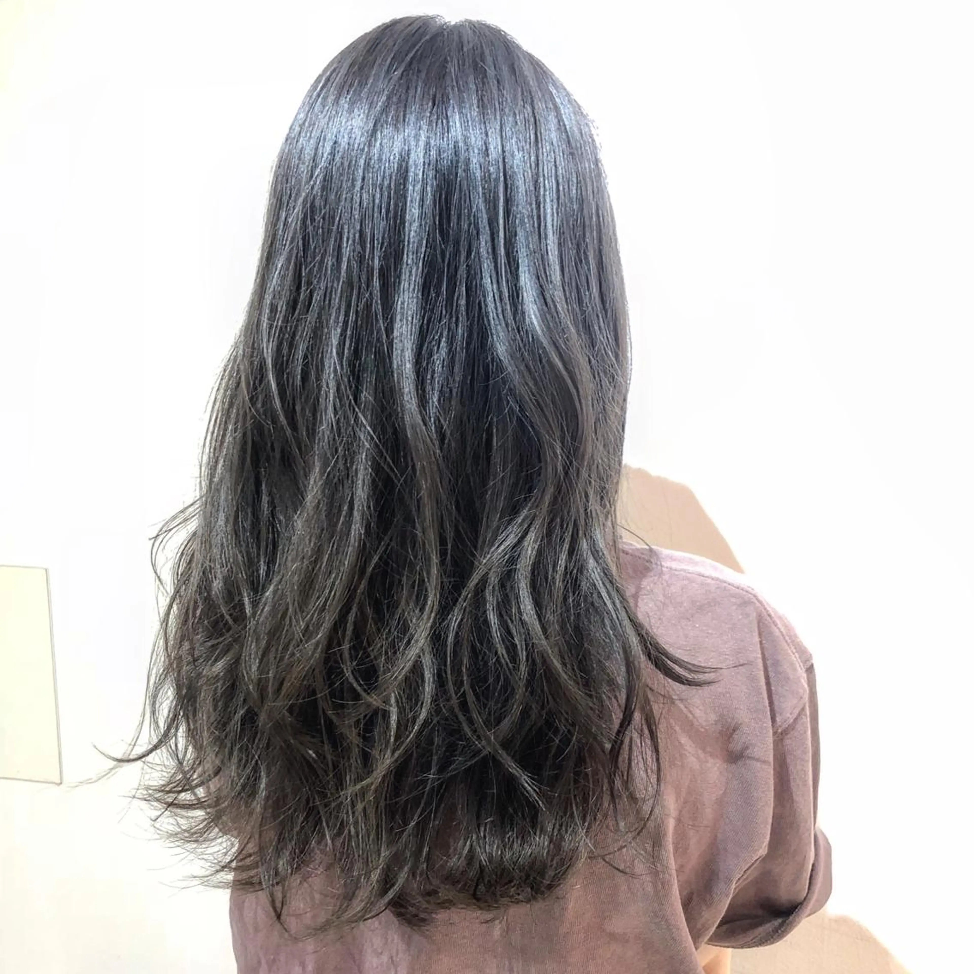 ロング カラー ブリーチ ハイライトカラー ハイライト ヘアカラー トリートメント niim所属・新居美紗希 ニイミサキのヘアスタイル