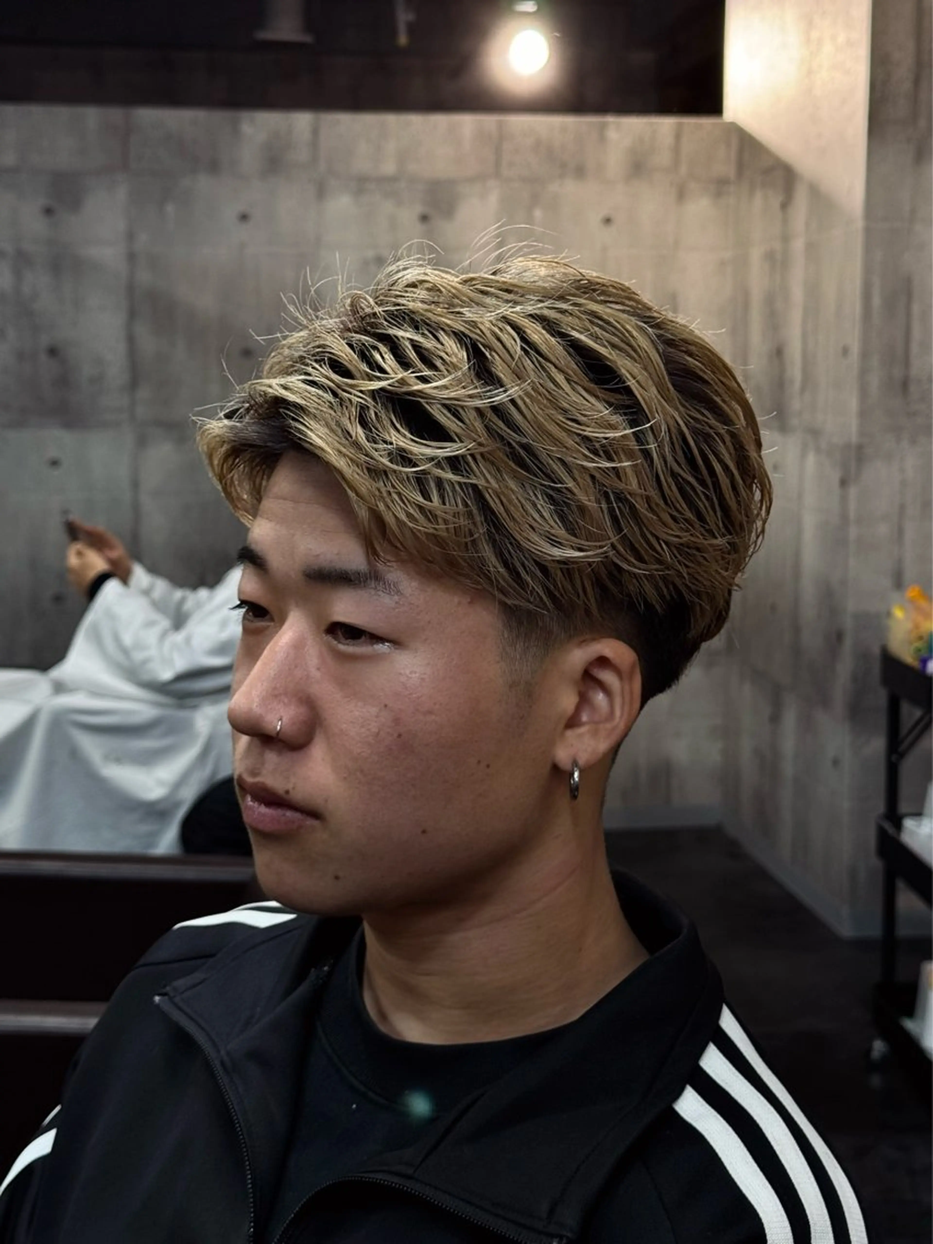 パーマ メンズ フェザーパーマ メンズパーマ ニュアンスパーマ 心斎橋ハイトーン特化 midori🍀のヘアスタイル