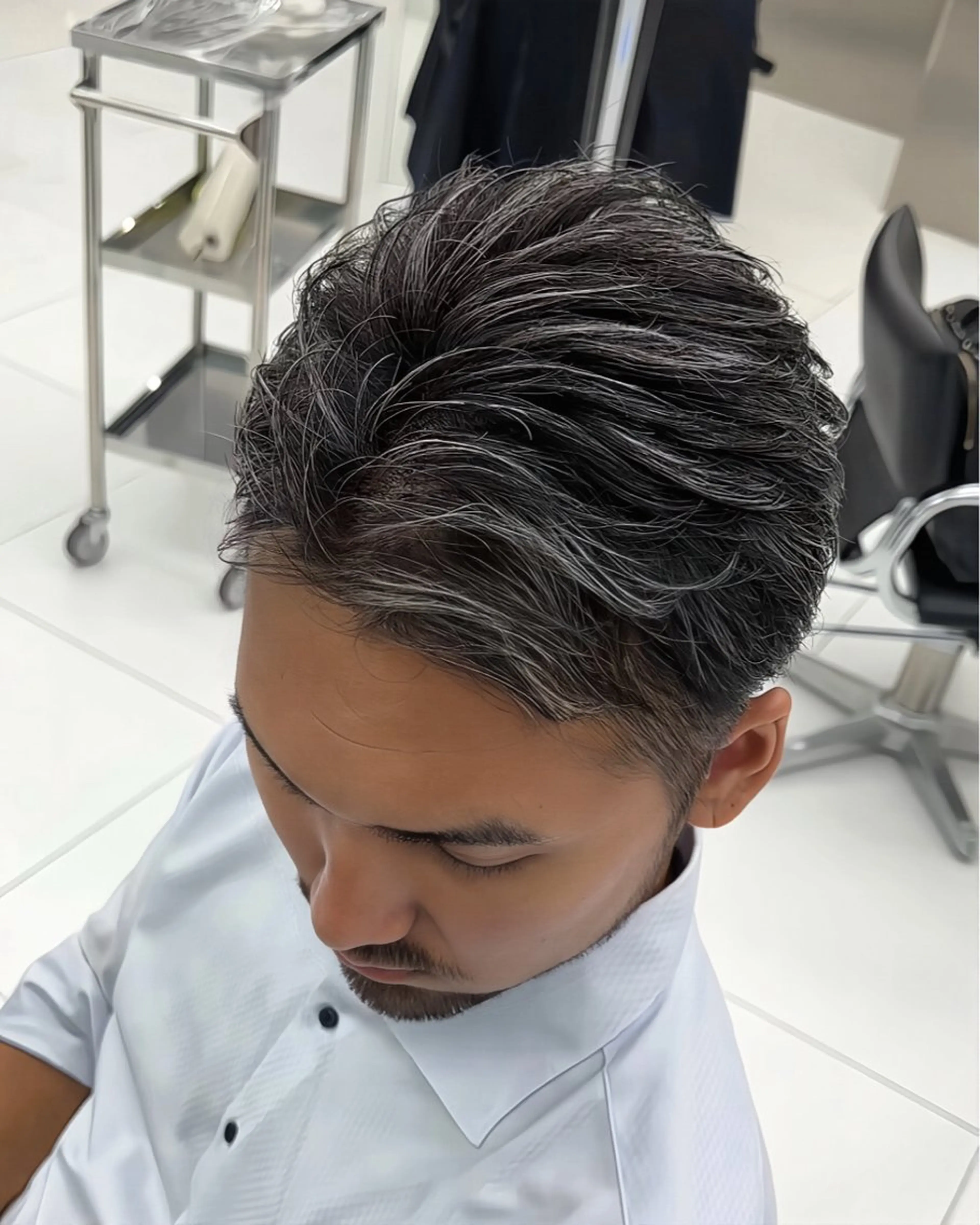 メンズ メンズハイライト メンズメッシュ カット ヘアカラー 白髪ぼかし/白髪 メッシュ/ゆうとのヘアスタイル