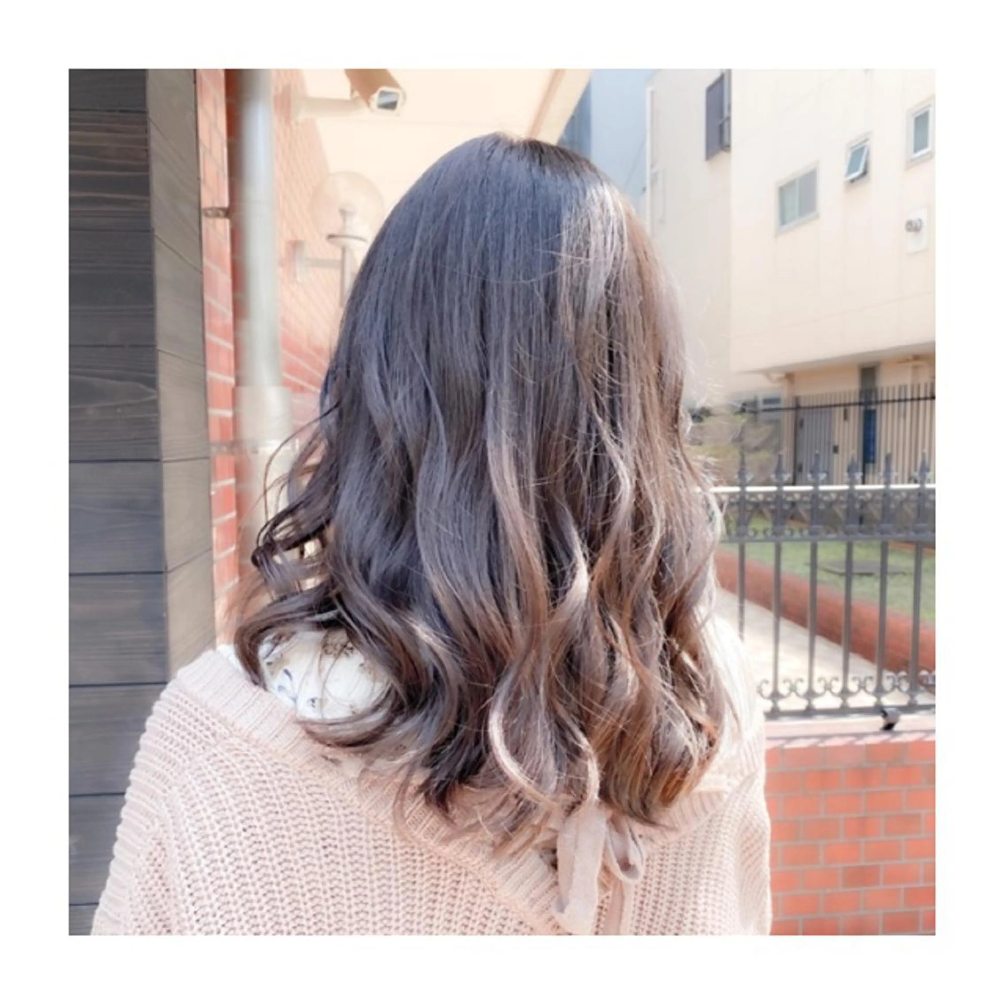 ミディアム カラー ベージュカラー ブリーチ グレージュ ハイライトカラー ハイライト ヘアカラー 小森谷 亮太のヘアスタイル