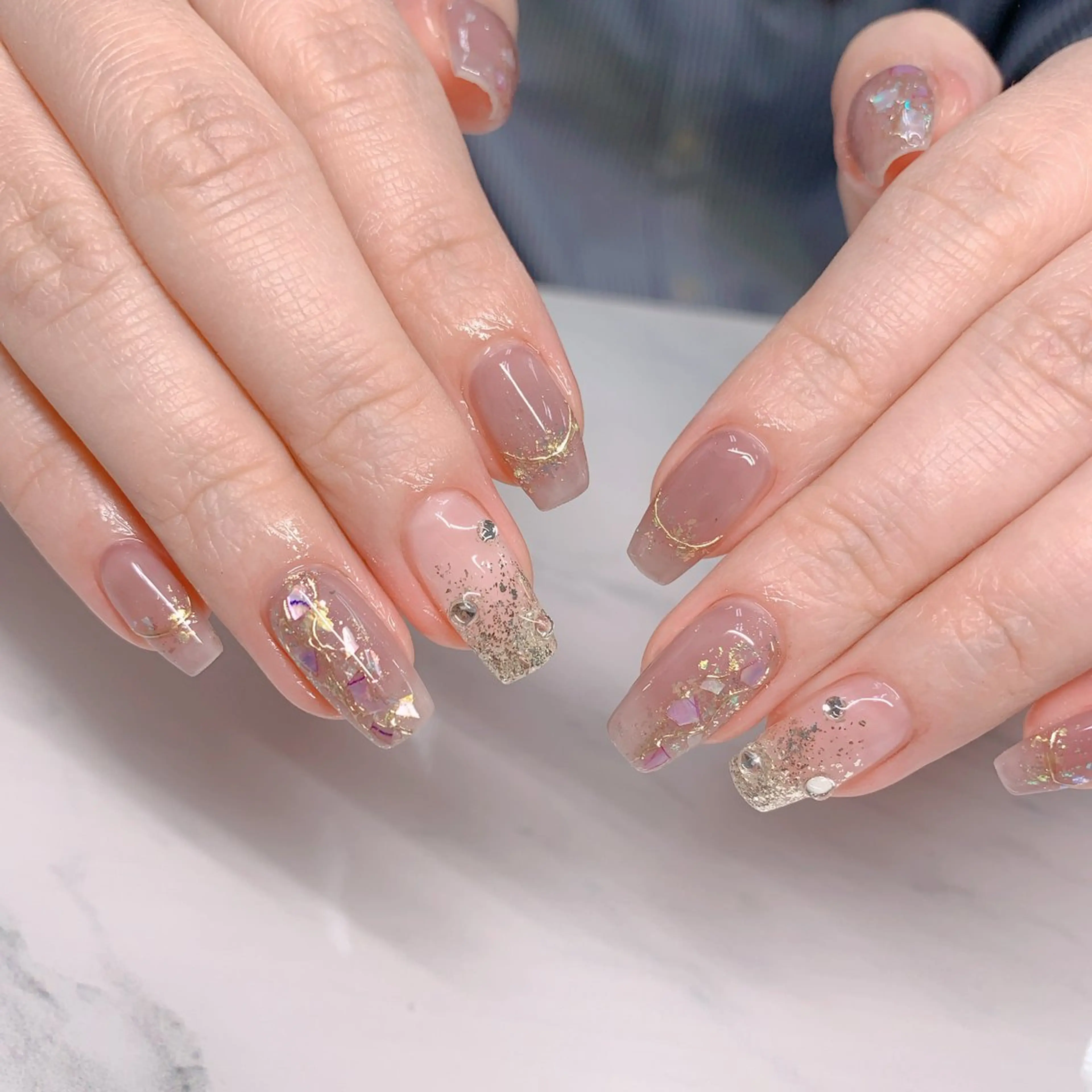 ネイル オーロラネイル 長さ出し フットネイル ジェルネイル キラキラネイル ハンドネイル インフィニティ ネイルサロンのネイルデザイン