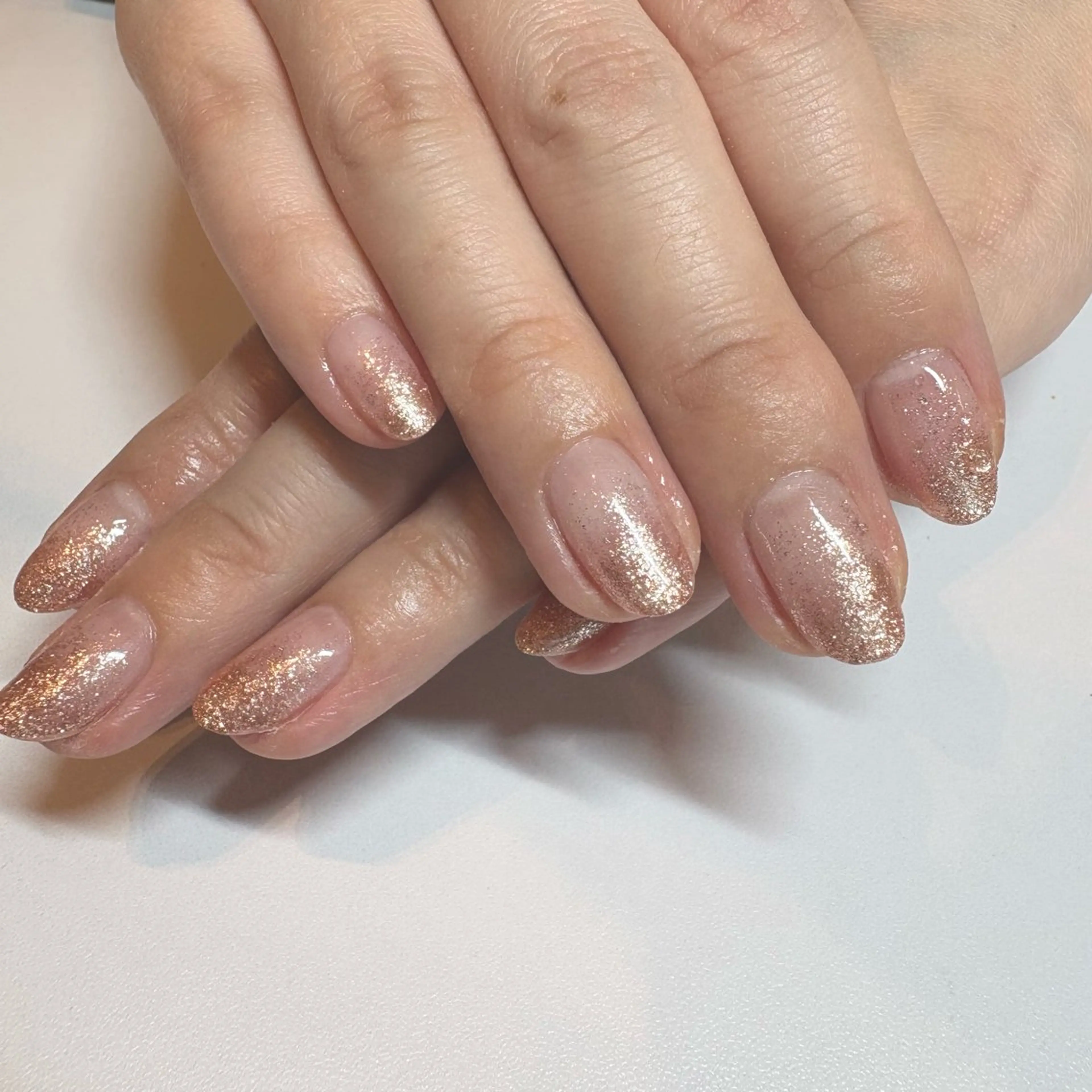 ネイル ゴールド ラメ(グリッター) ラメグラデーション ピンク Luxe 燕三条店 Miinaのネイルデザイン