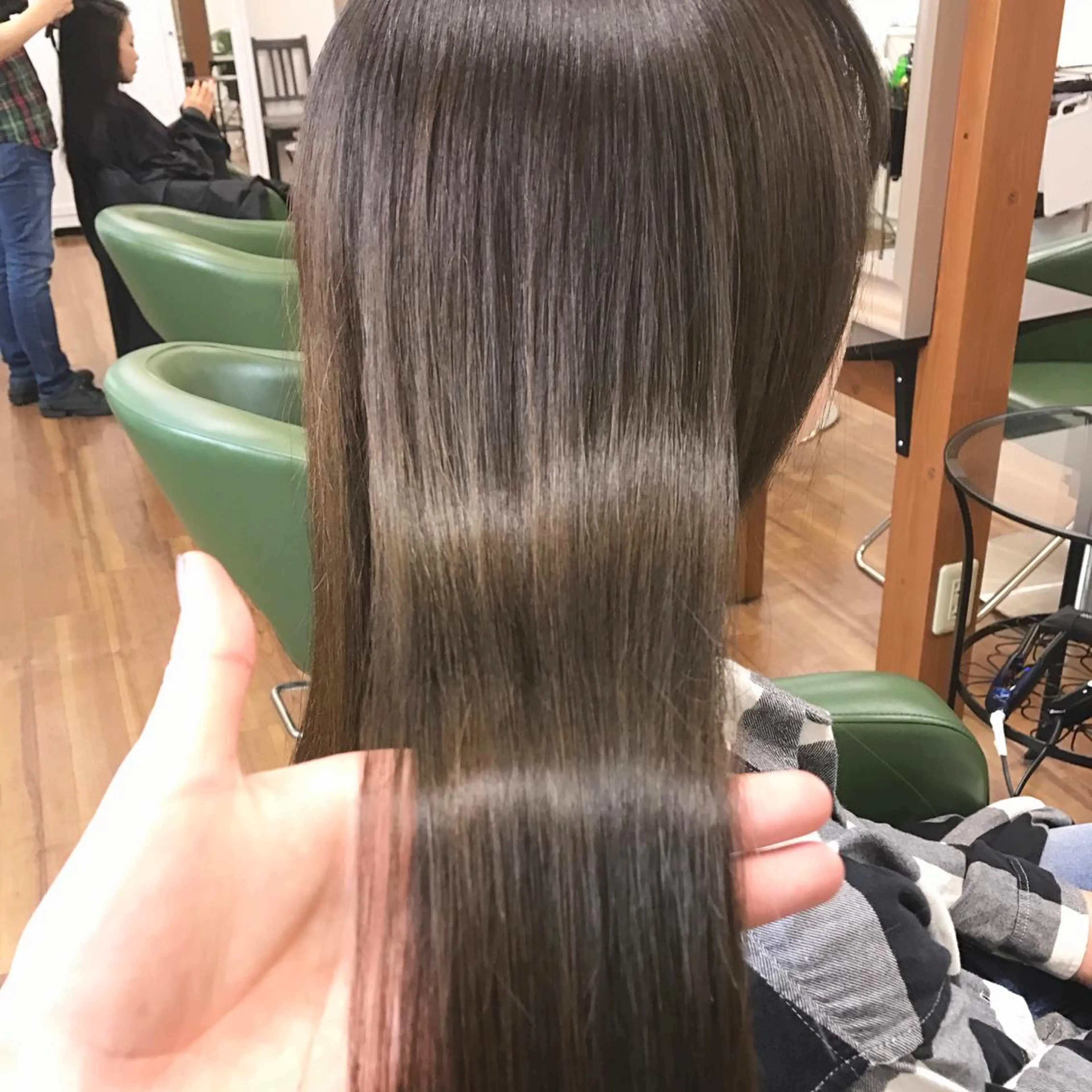 セミロング カラー 髪質改善 courage所属・kanako カナコのヘアスタイル