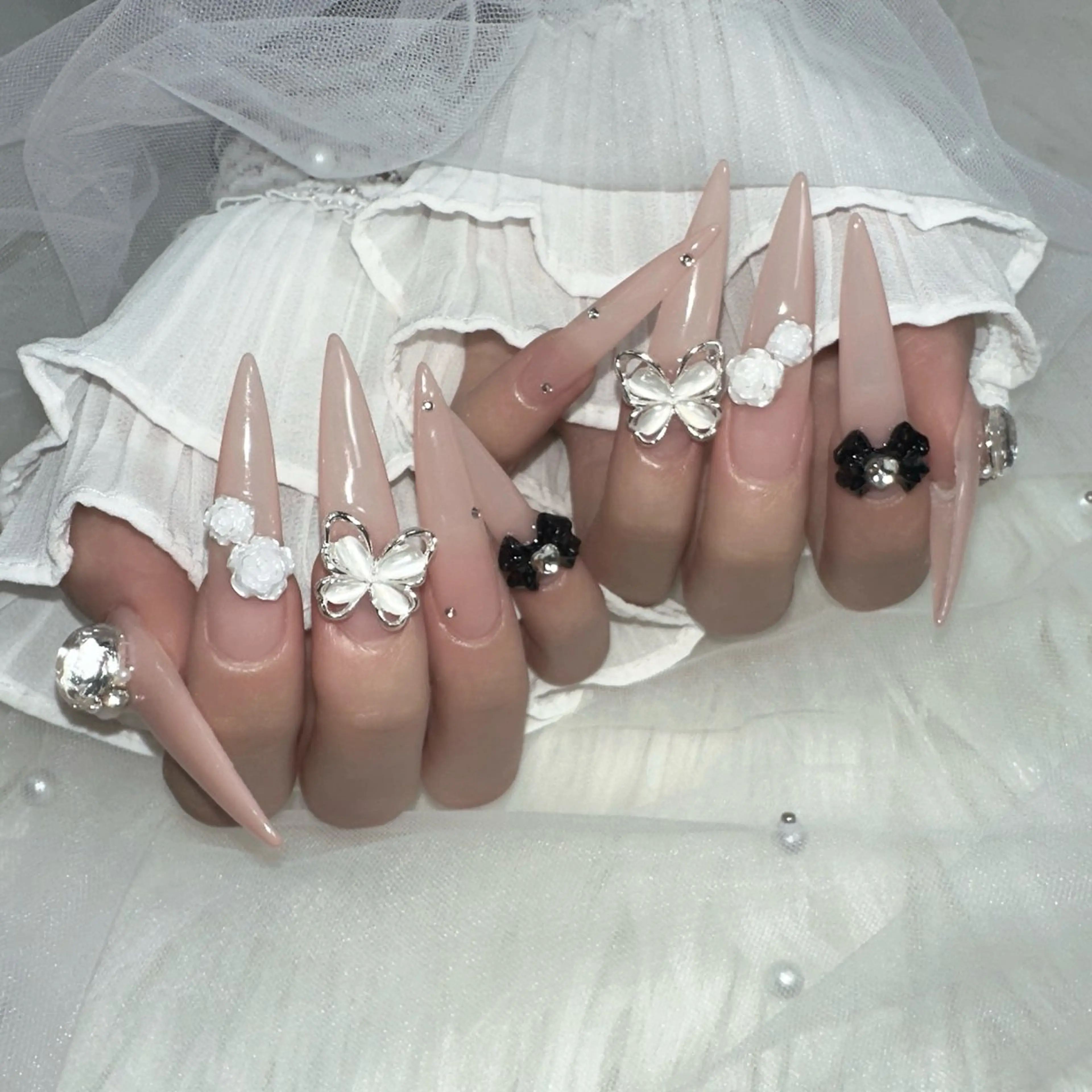 ネイル アートネイル ジェルネイル グラデーション キラキラネイル ラメ(グリッター) ハンドネイル Viola. 優花のネイルデザイン