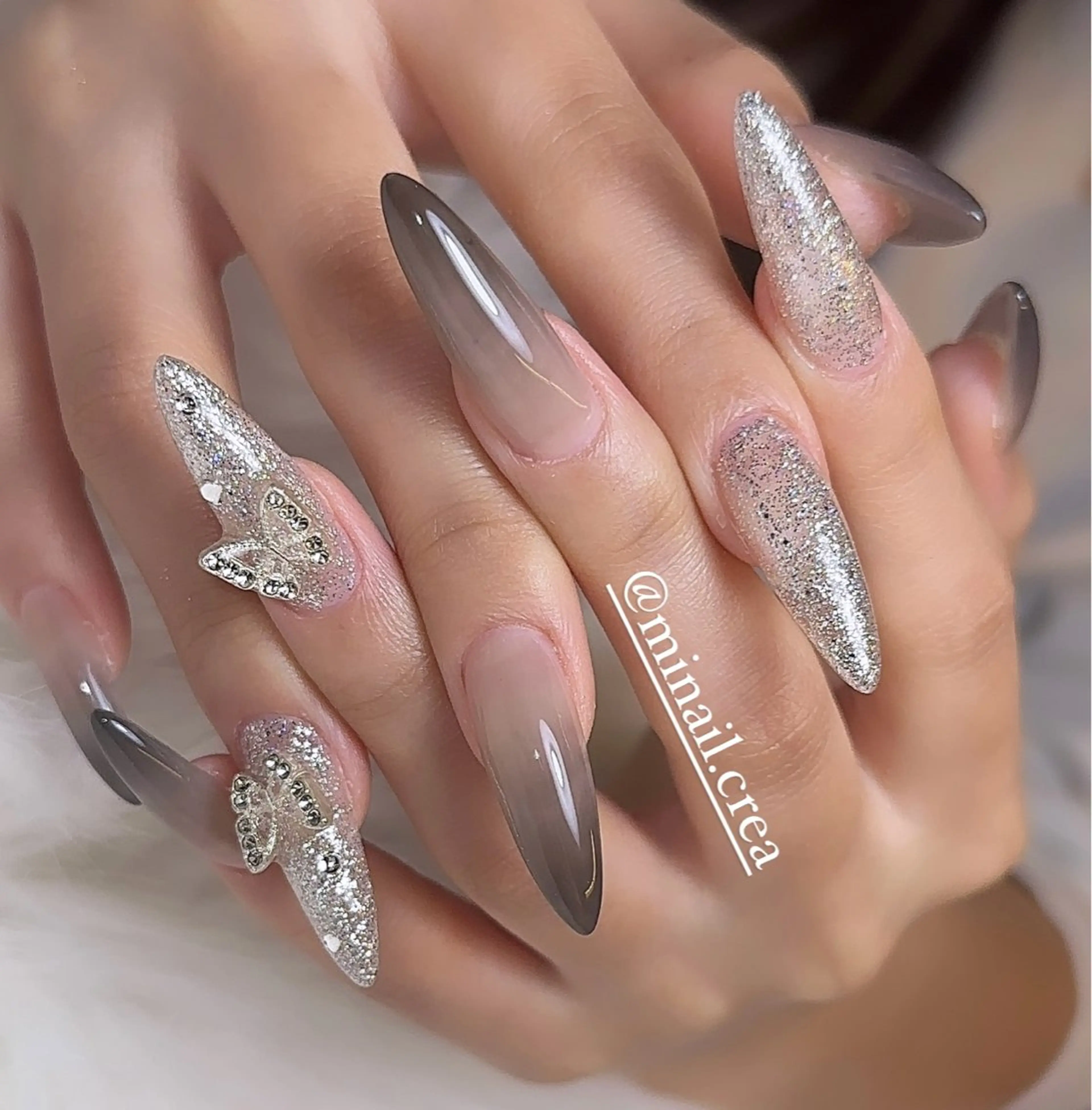 ネイル 長さ出し ジェルネイル グラデーション キラキラネイル ロングネイル CRéA　-private nailsalon-所属・CReA nailのネイルデザイン