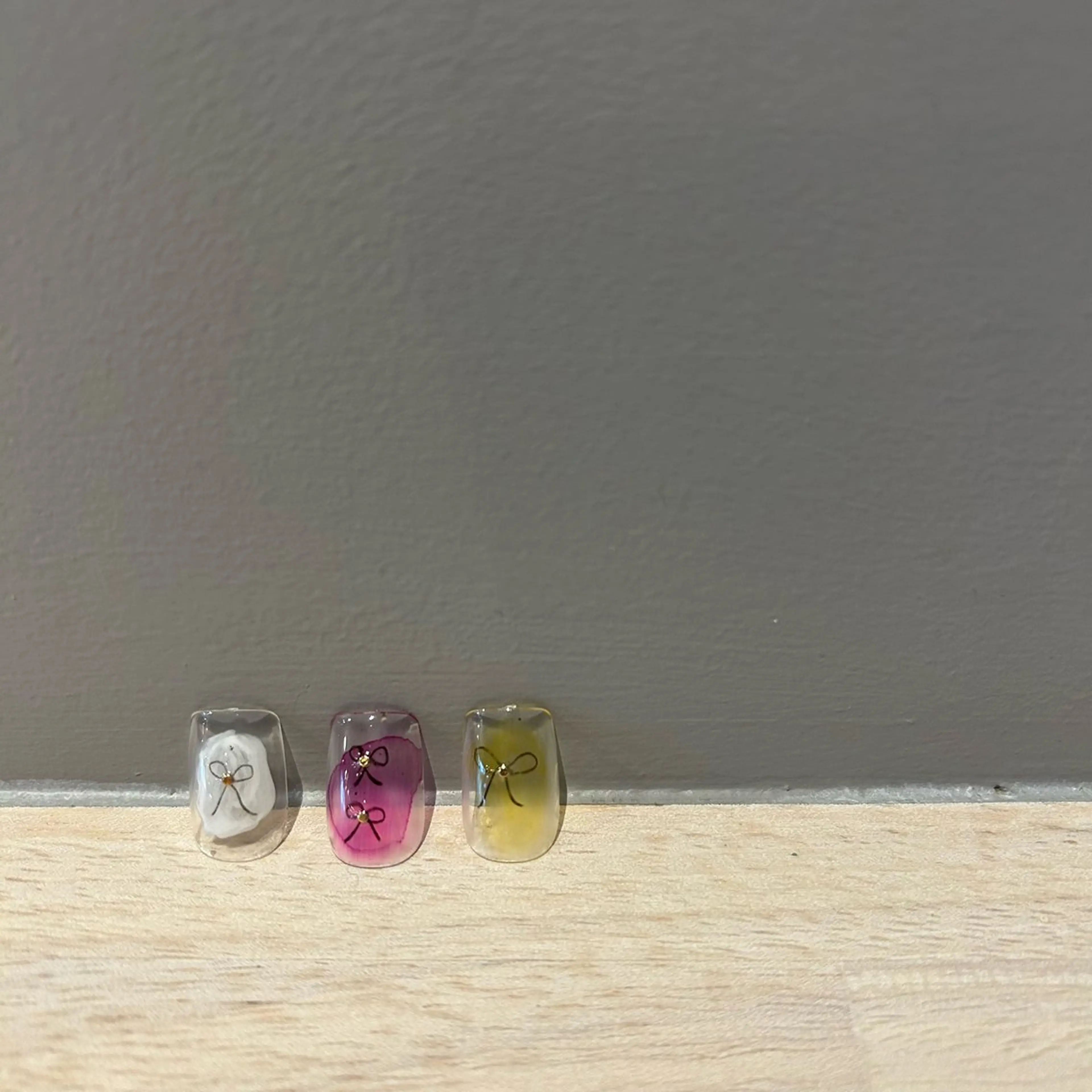 ネイル nail atelier hiton所属・nailist 朱音のネイルデザイン