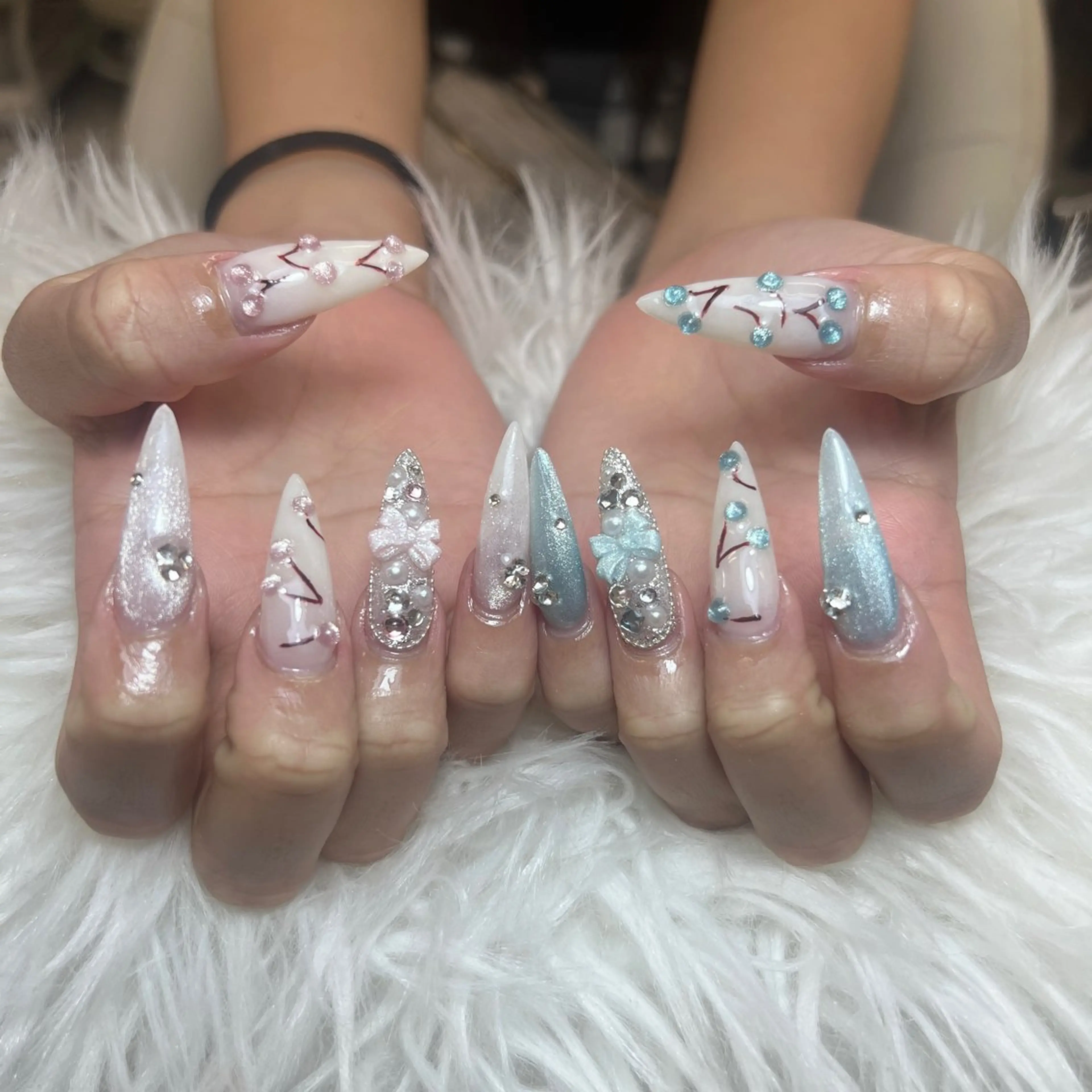 ネイル アートネイル オーロラネイル チークネイル 長さ出し フットネイル Noiranail_ studio川越西口のネイルデザイン