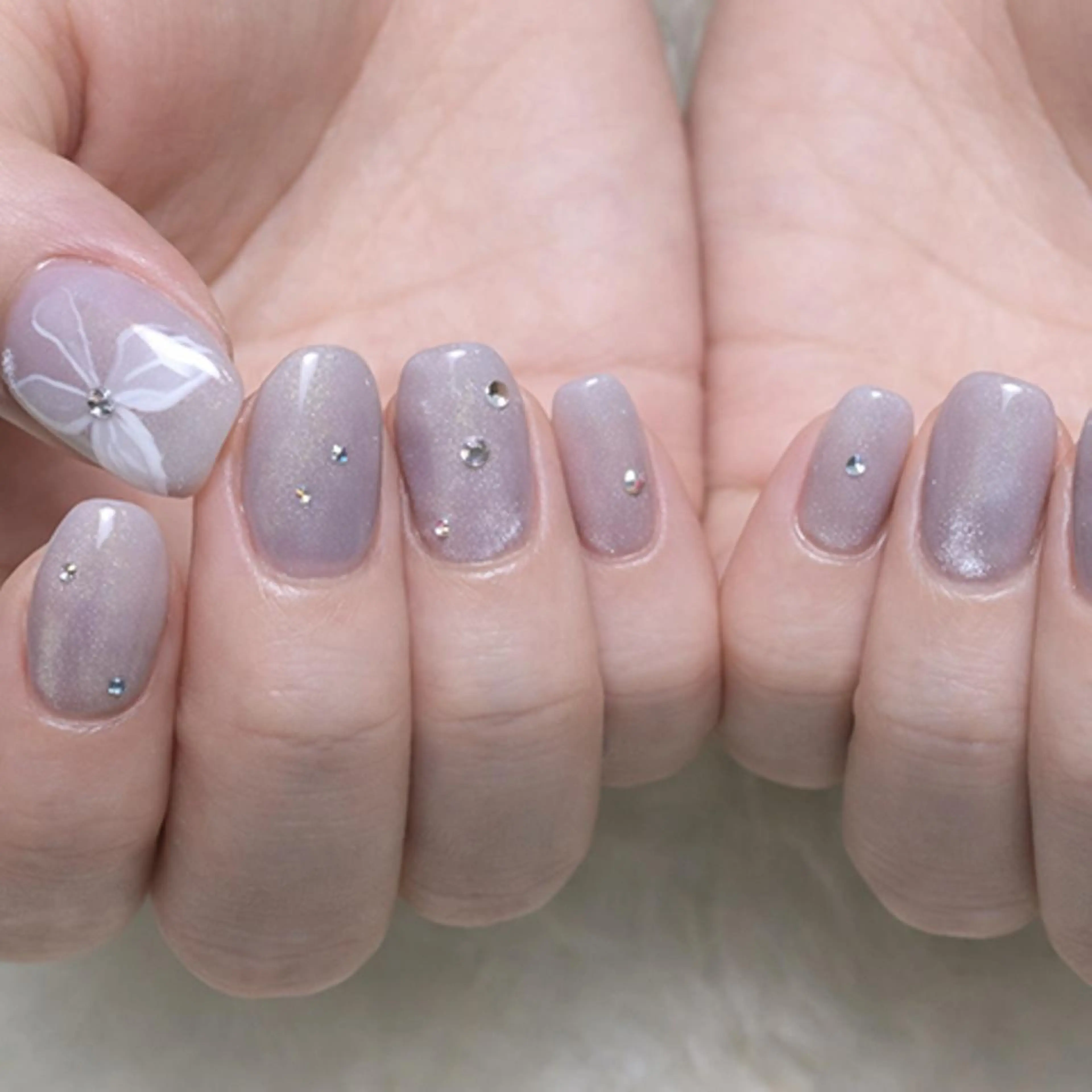 ネイル リボン ハンドネイル Miku. Nのネイルデザイン