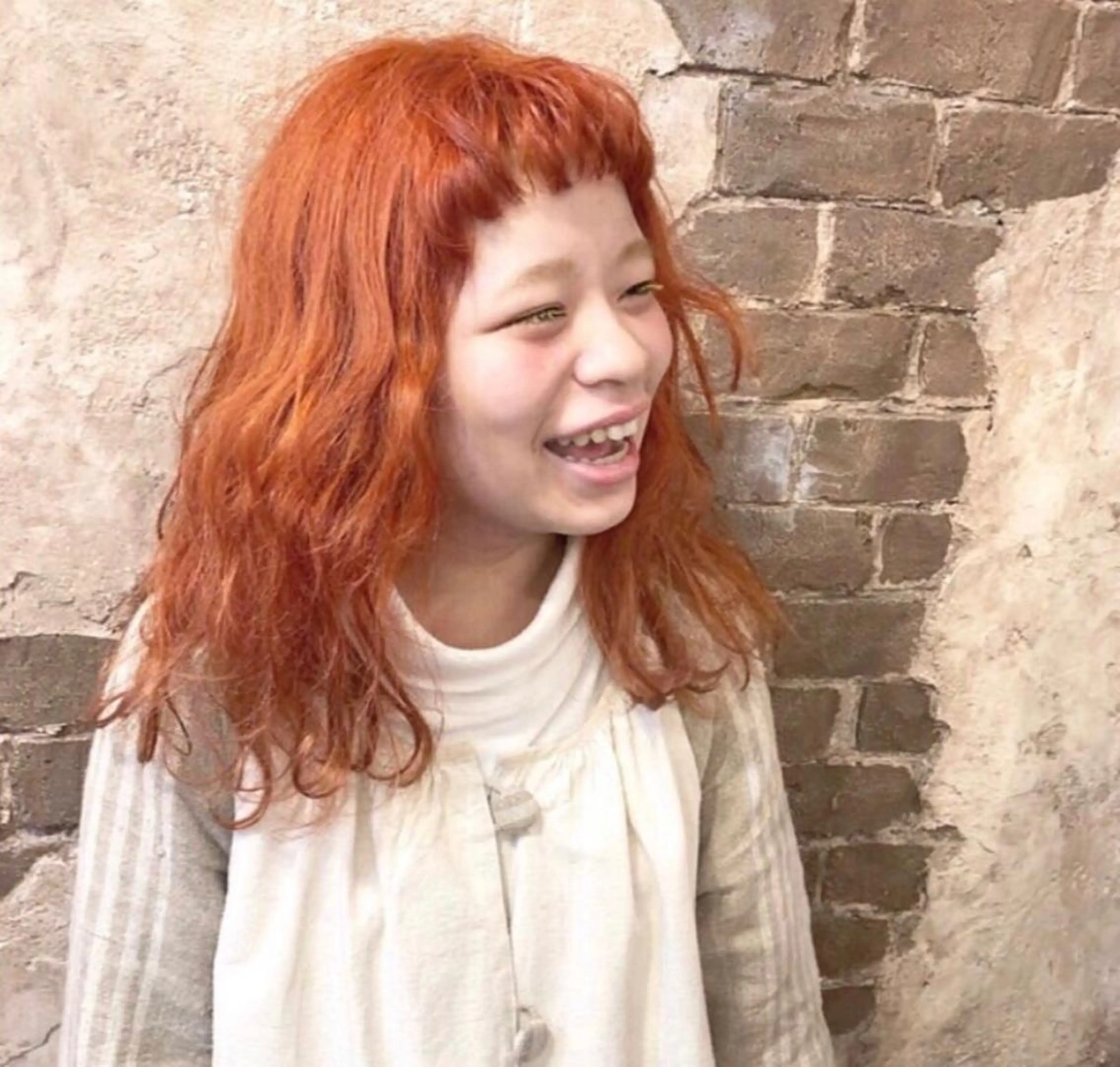 ロング カラー ヘアカラー ブリーチ、パーマ 西部笑のヘアスタイル