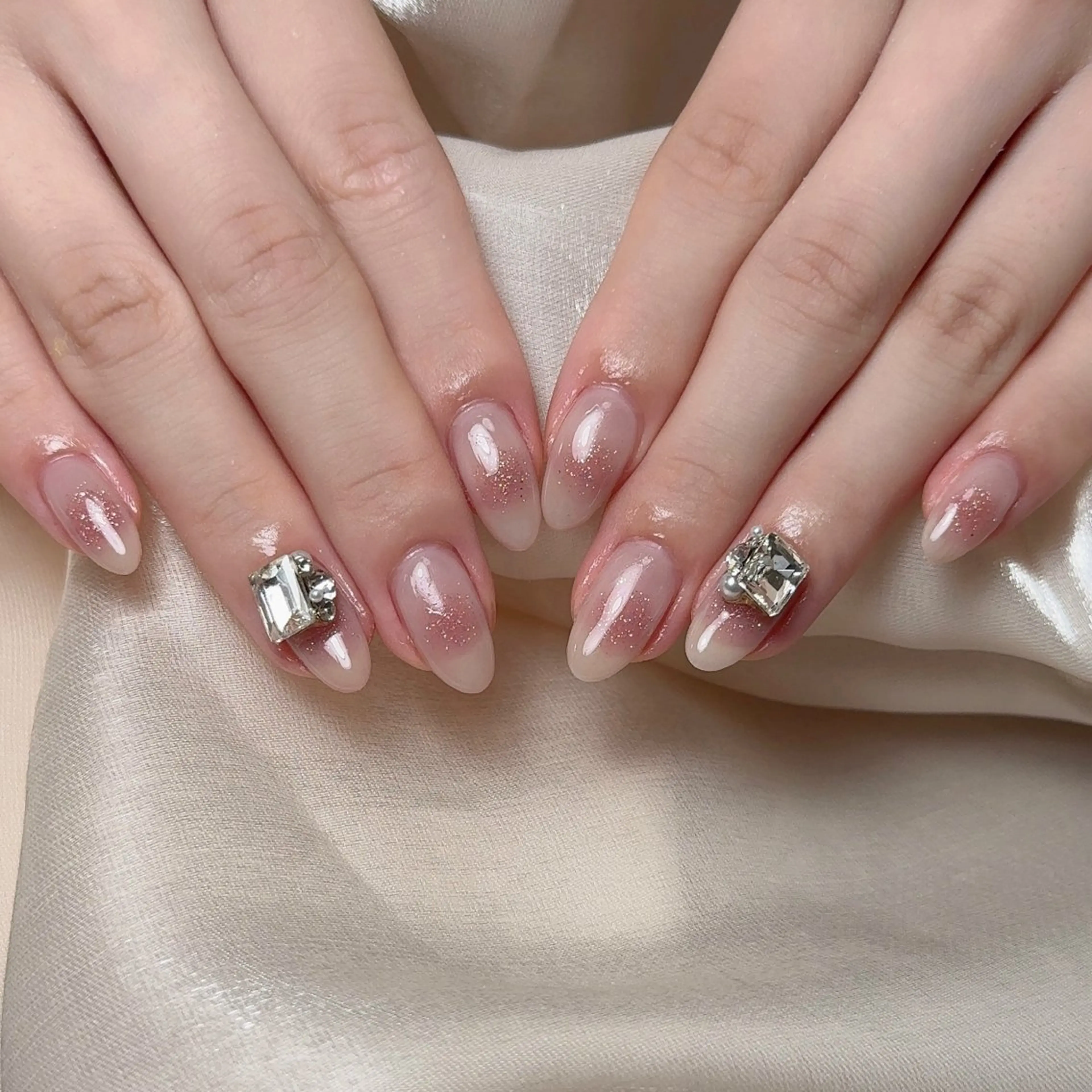 🍧大人気チークネイル・パーツ2個付き「ジェルオフ無料」の写真