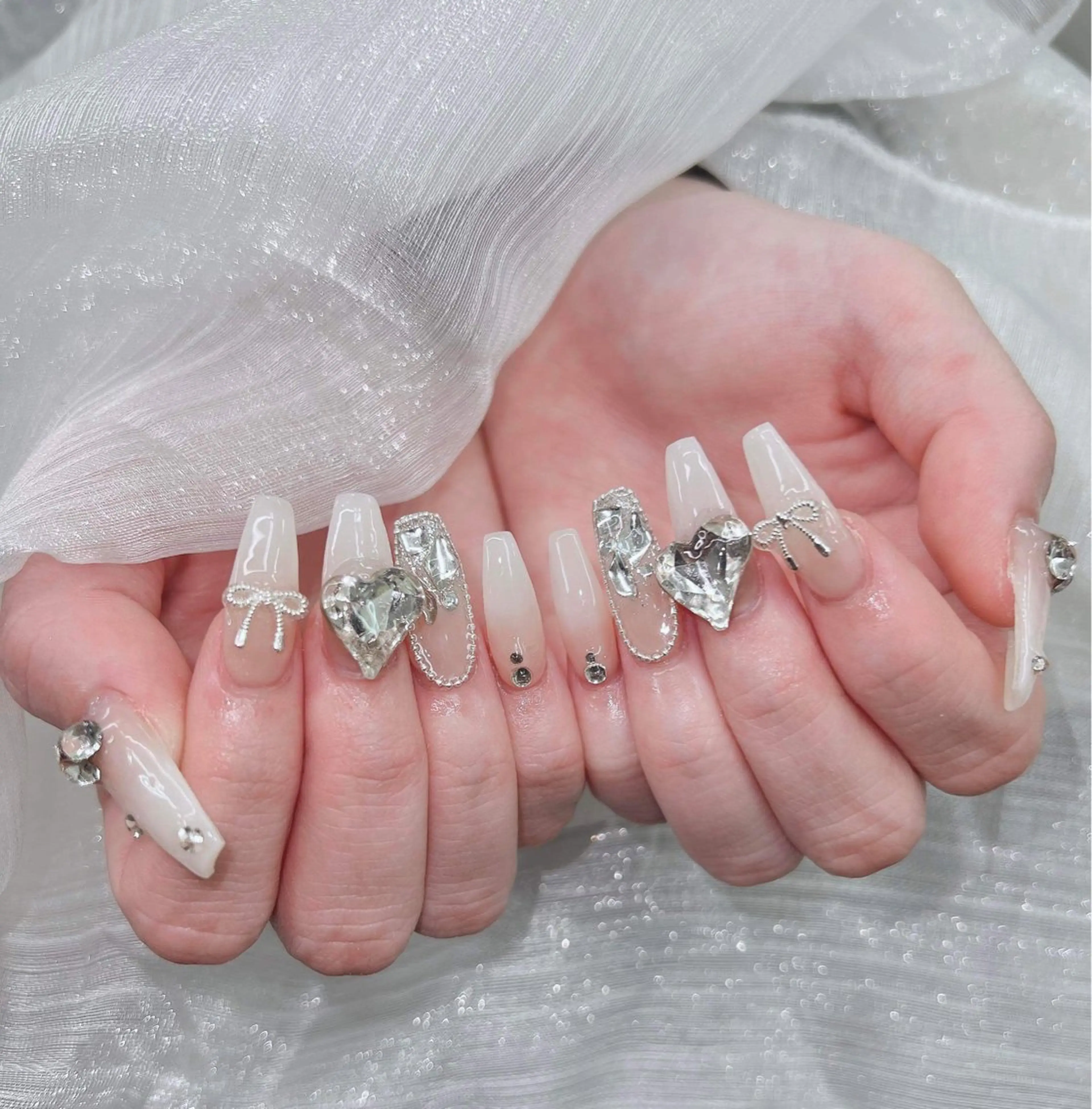 ネイル アートネイル フットネイル ジェルネイル ニュアンスネイル シンプルネイル NIE MoMoのネイルデザイン