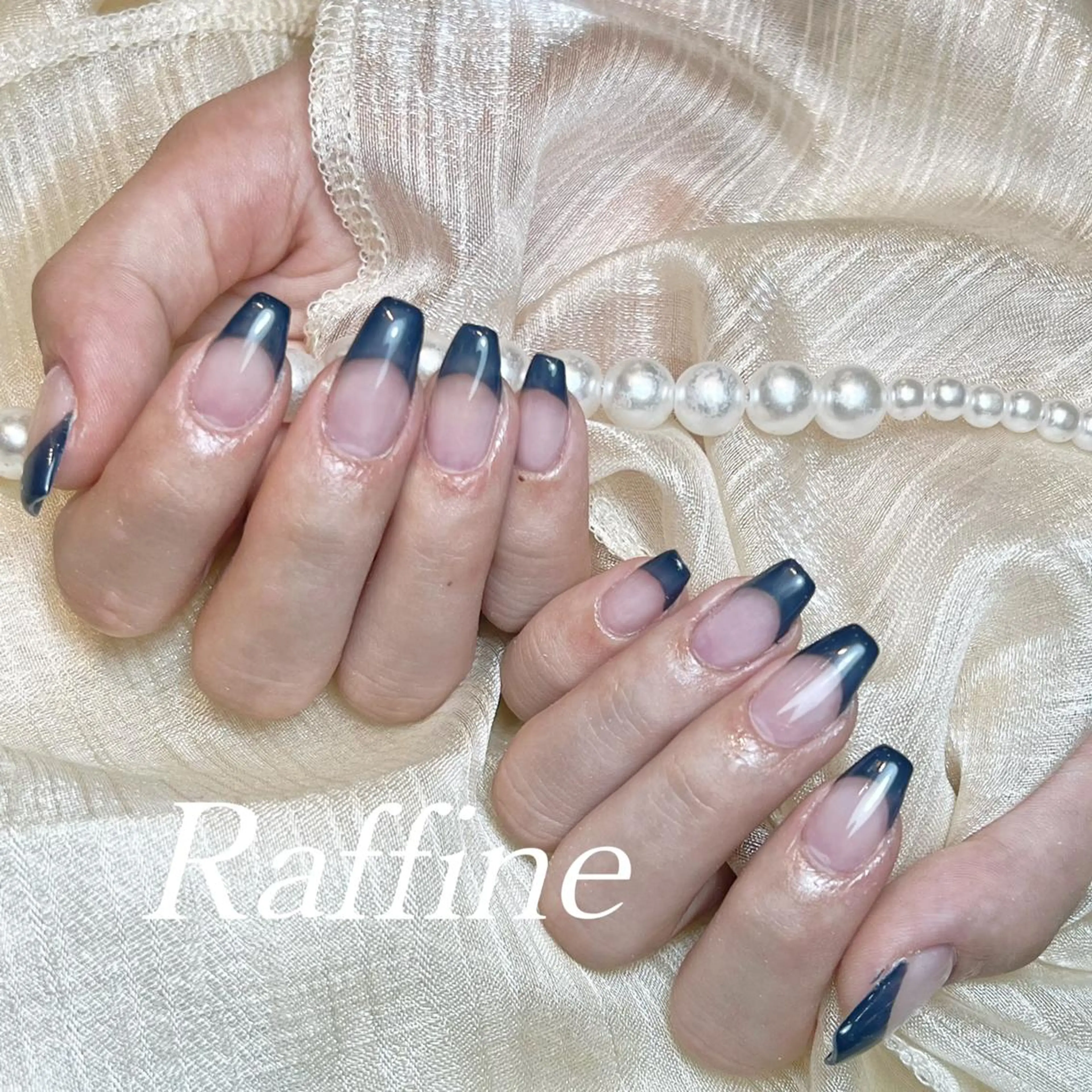ネイル ハンドネイル RAFFINE 月🦋🩵のネイルデザイン