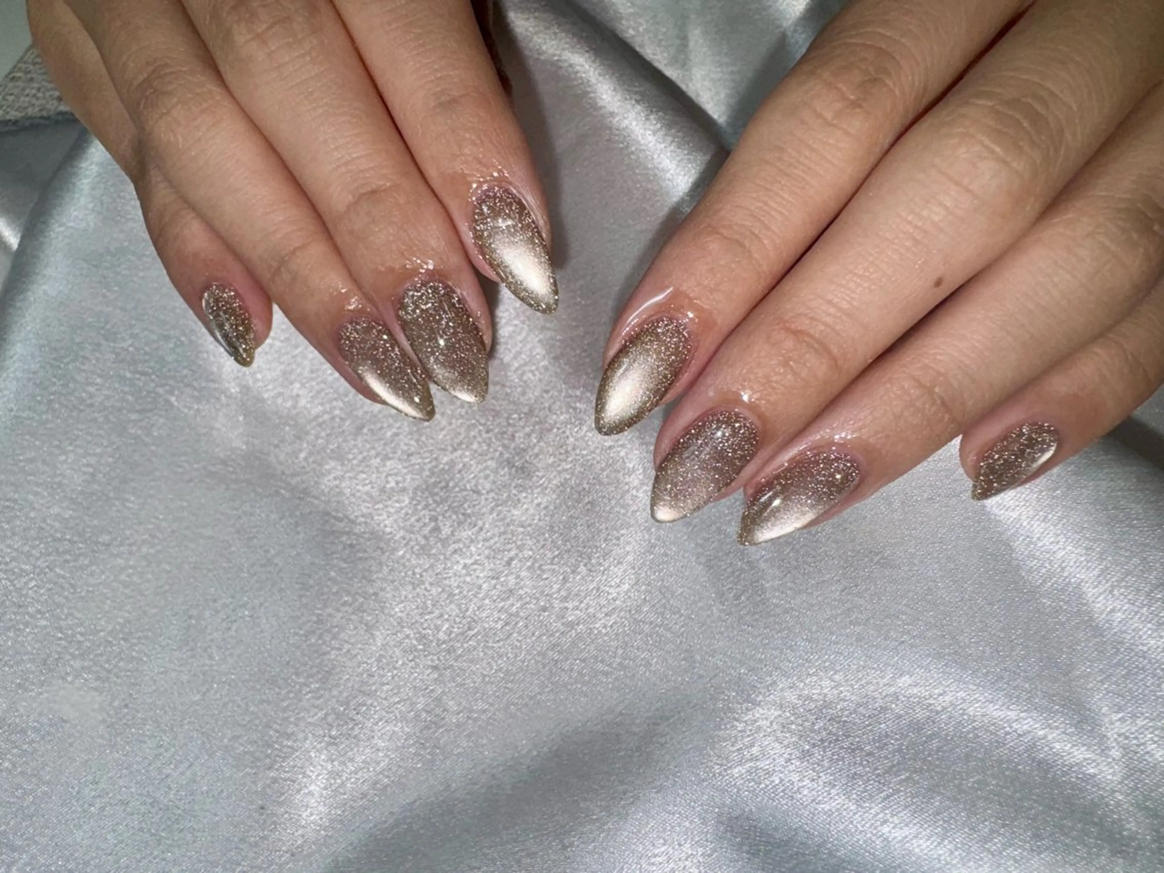 ネイル オーロラネイル 桜ネイル フラッシュネイル フラッシュマグ フラワーネイル ハンドネイル kikinail 溝の口のネイルデザイン