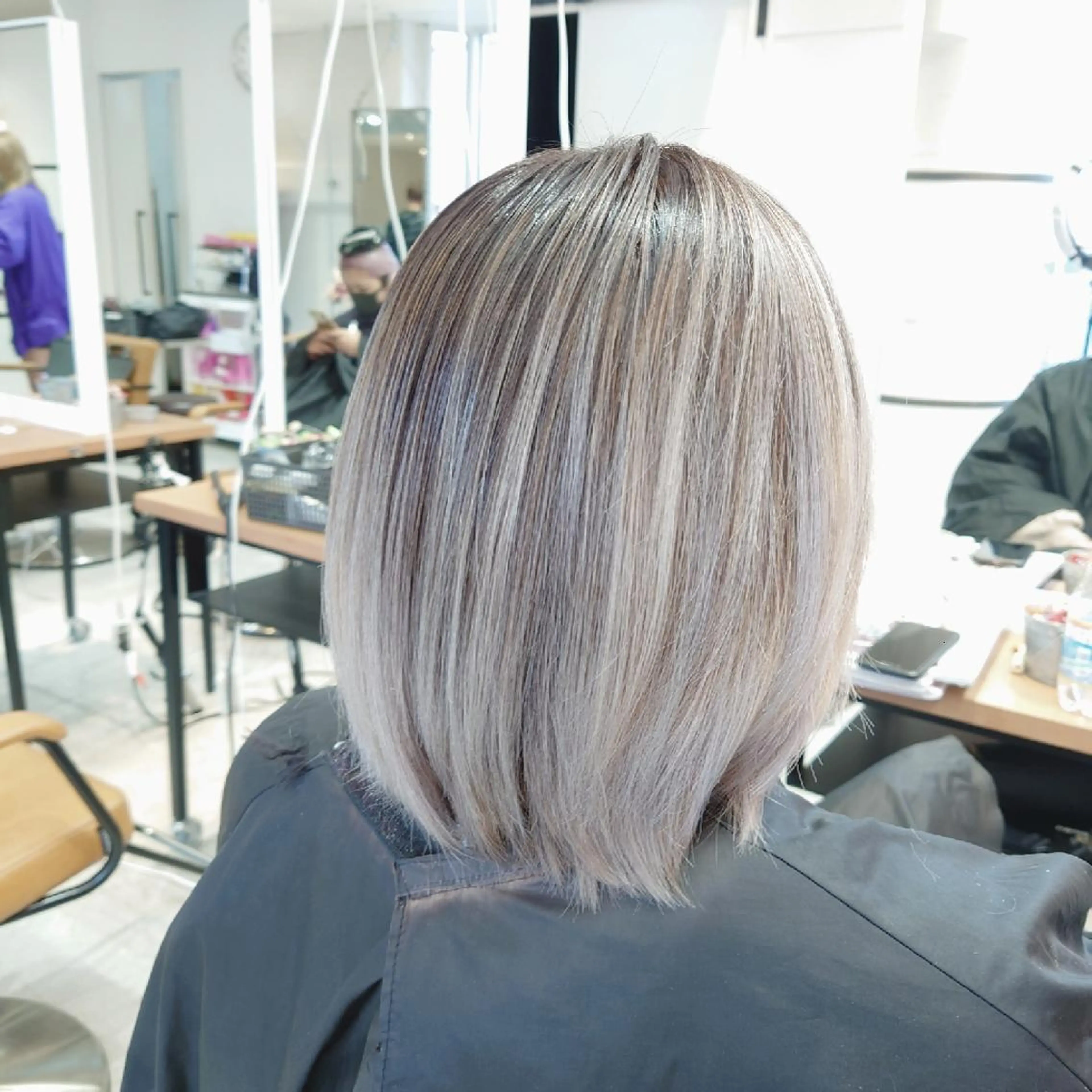 ショート カラー バレイヤージュ ハイライトカラー ハイライト レイヤーカット ヘアカラー トリートメント 艶髪✨ブリーチ職人 井手正康のヘアスタイル