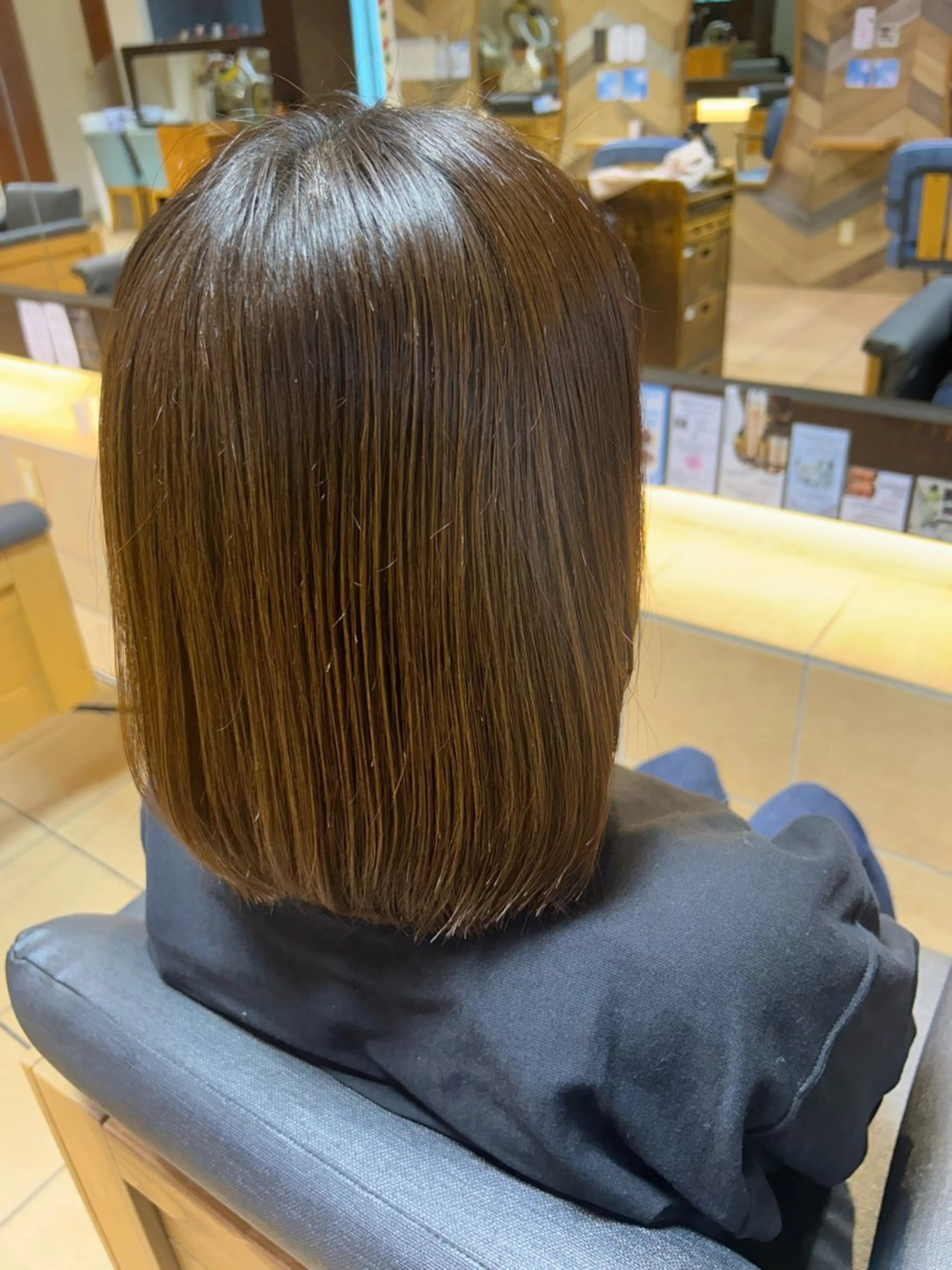 ミディアム 宮川 桃英のヘアスタイル