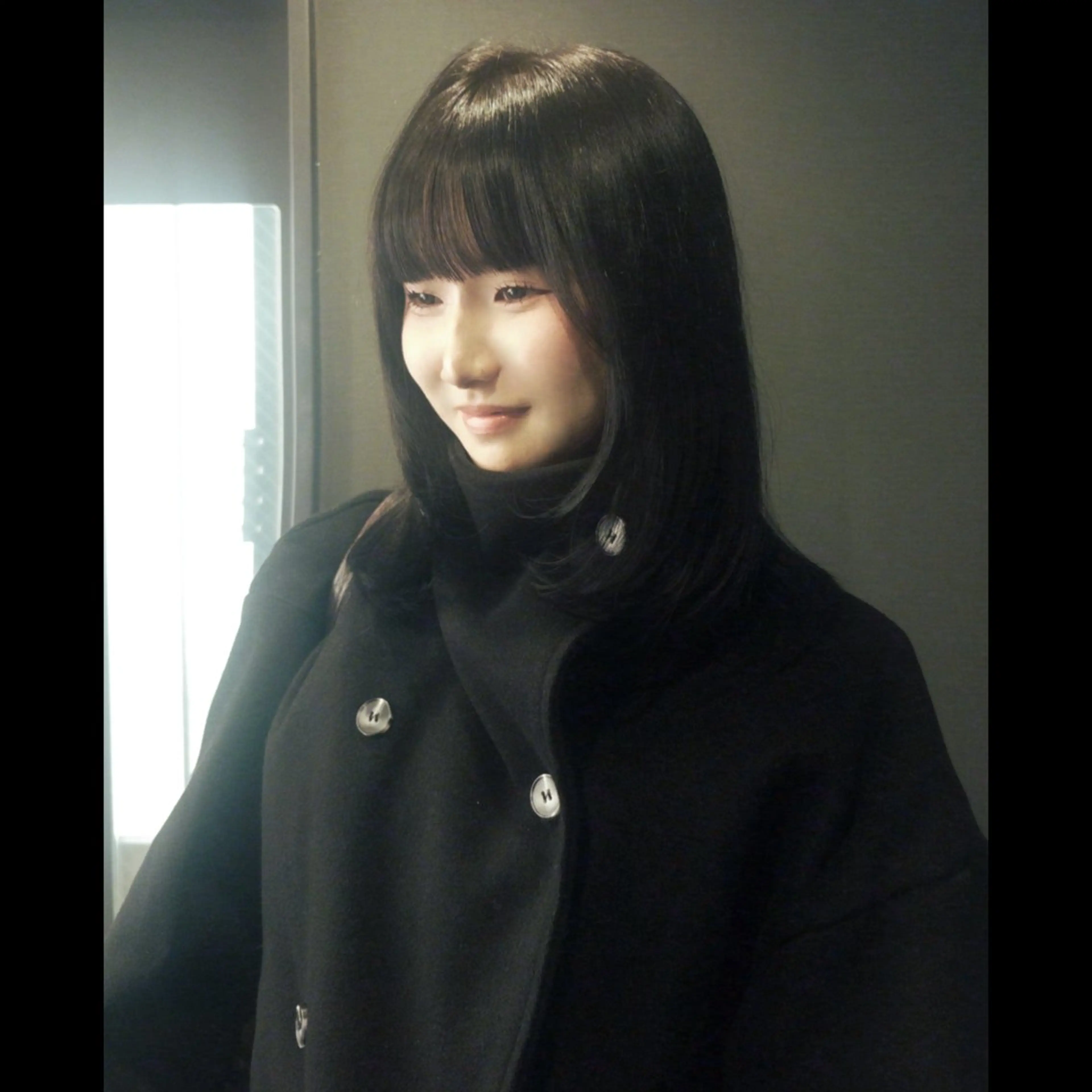 ミディアム ヘアカラー 彩名/透明感カラー/ レイヤーカットのヘアスタイル