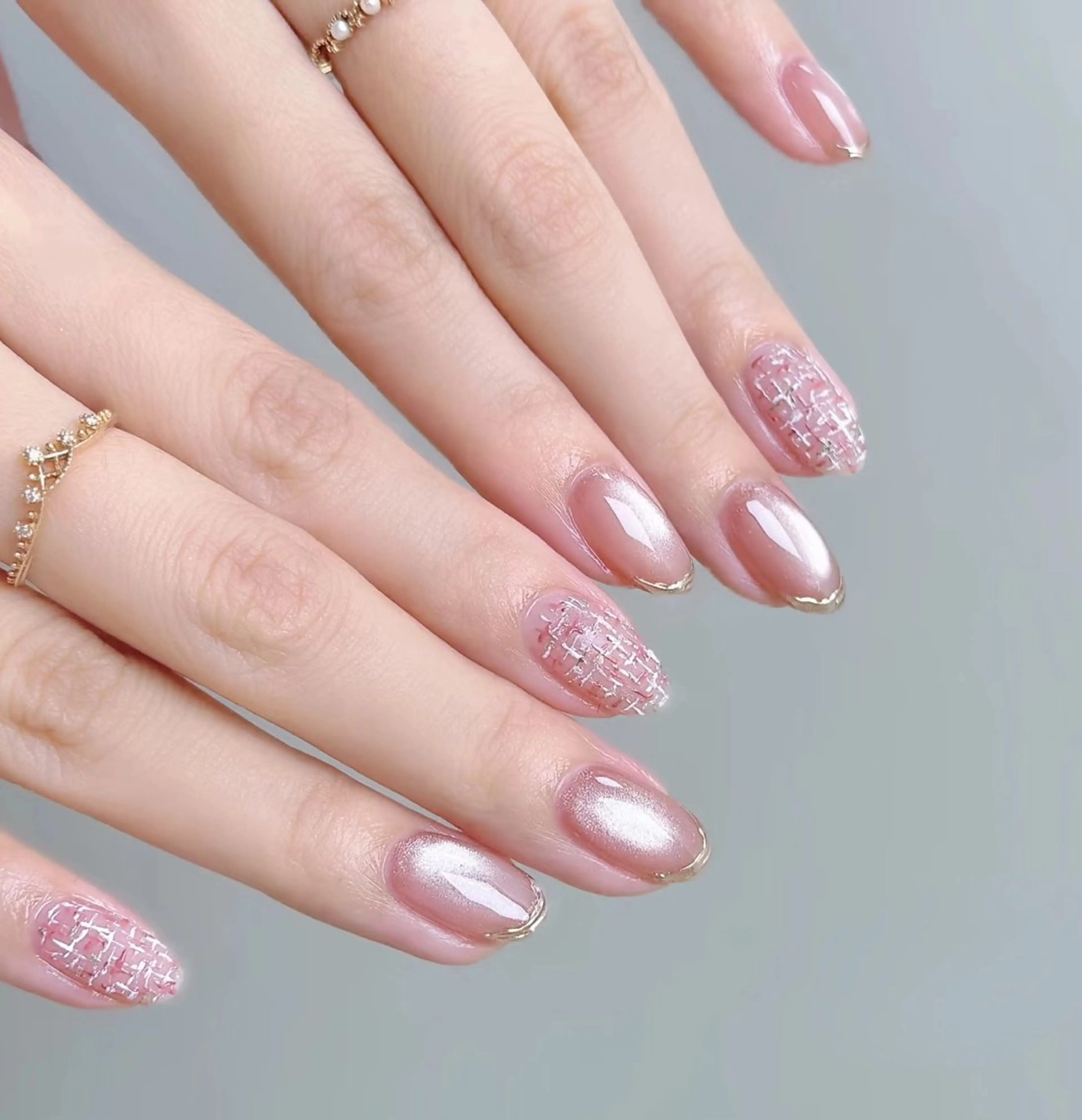 ネイル pink ladyサロン所属・べ にのネイルデザイン