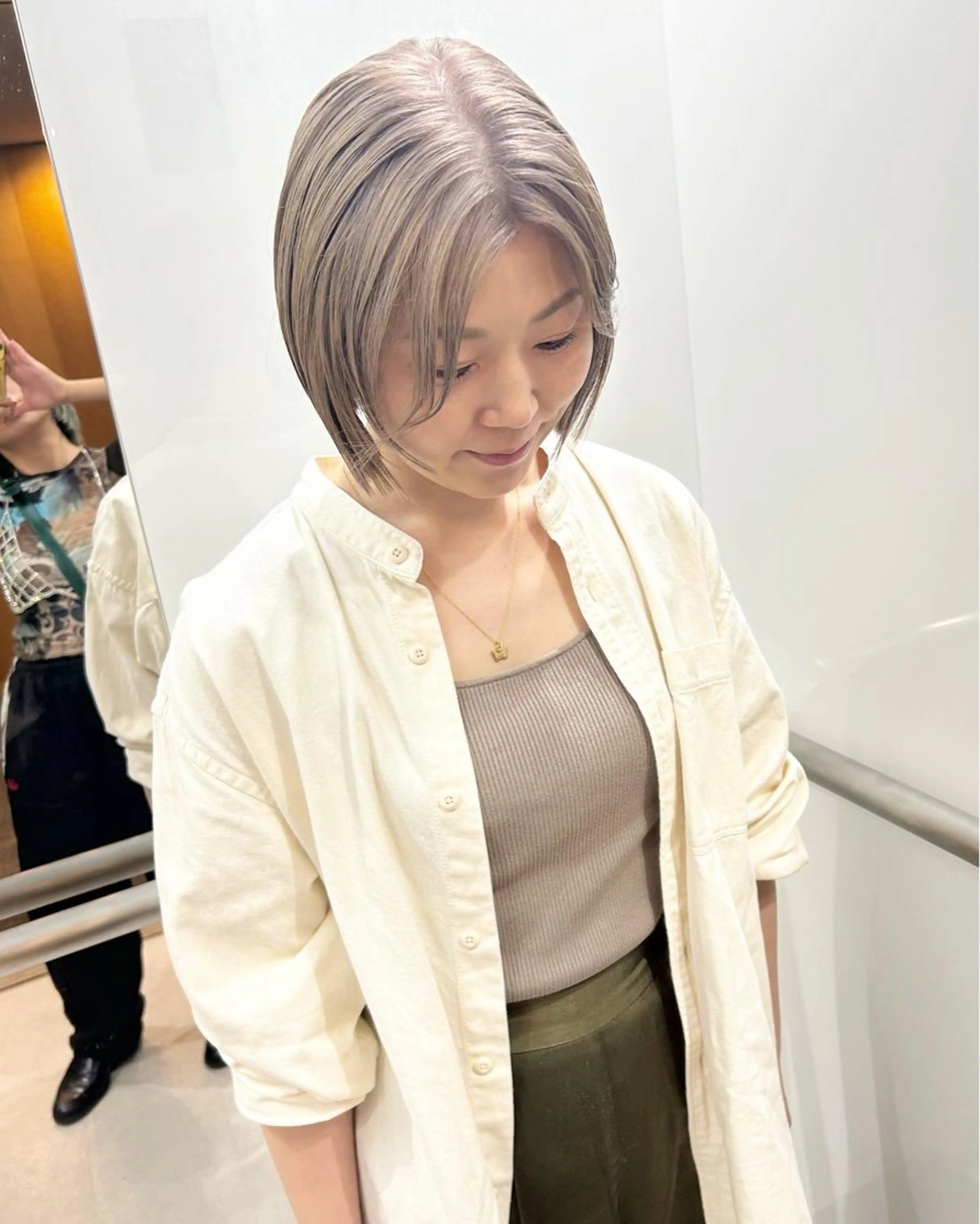 ショート カラー パーマ ヘアアレンジ ハイトーンカラー 髪と音処　マトぺ所属・デザインカラー/ボブ ブリーチカラー/ユリのヘアスタイル