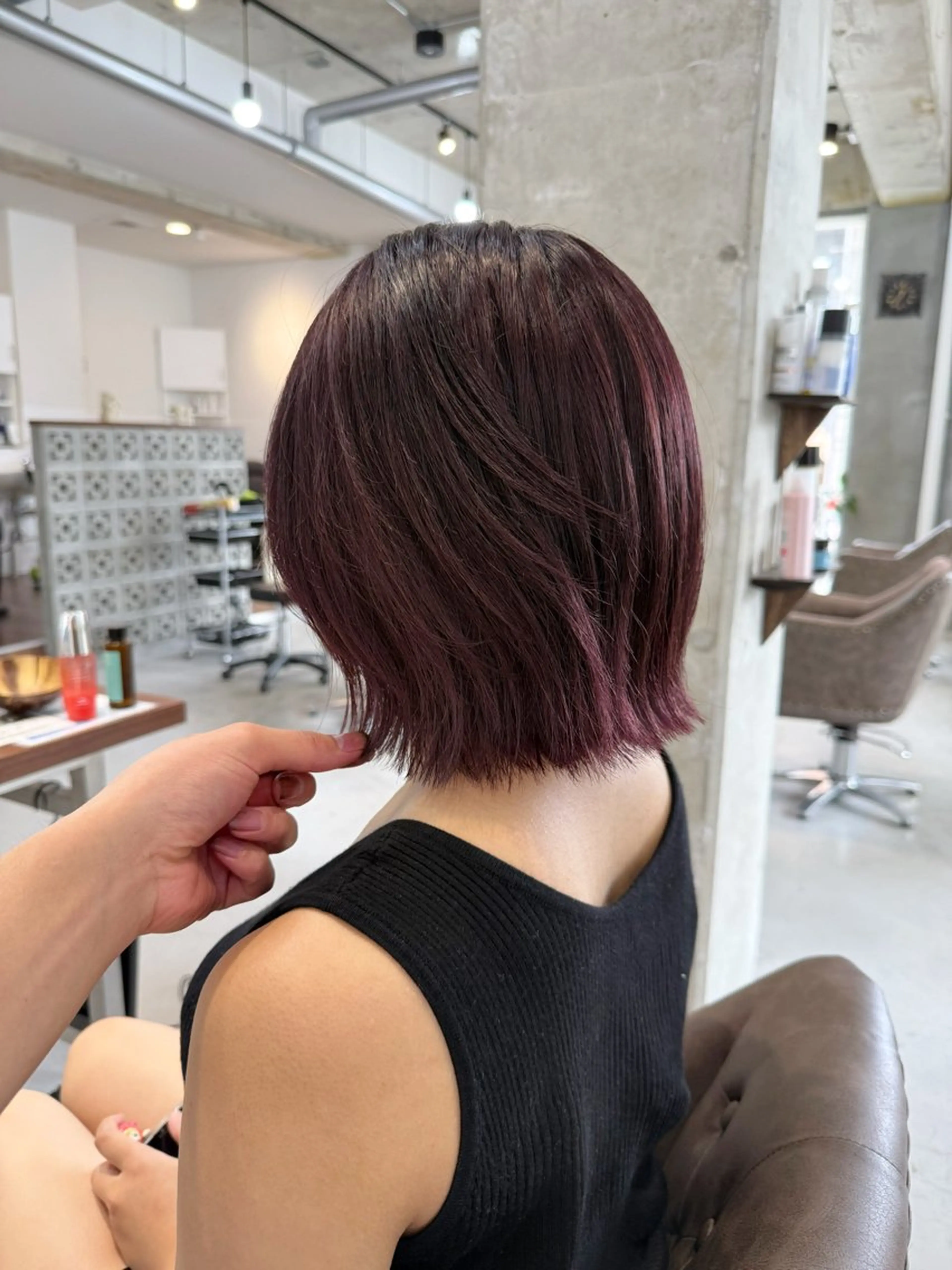 ミディアム カラー ボブ カット ヘアカラー トリートメント カイリ /レイヤーカットのヘアスタイル