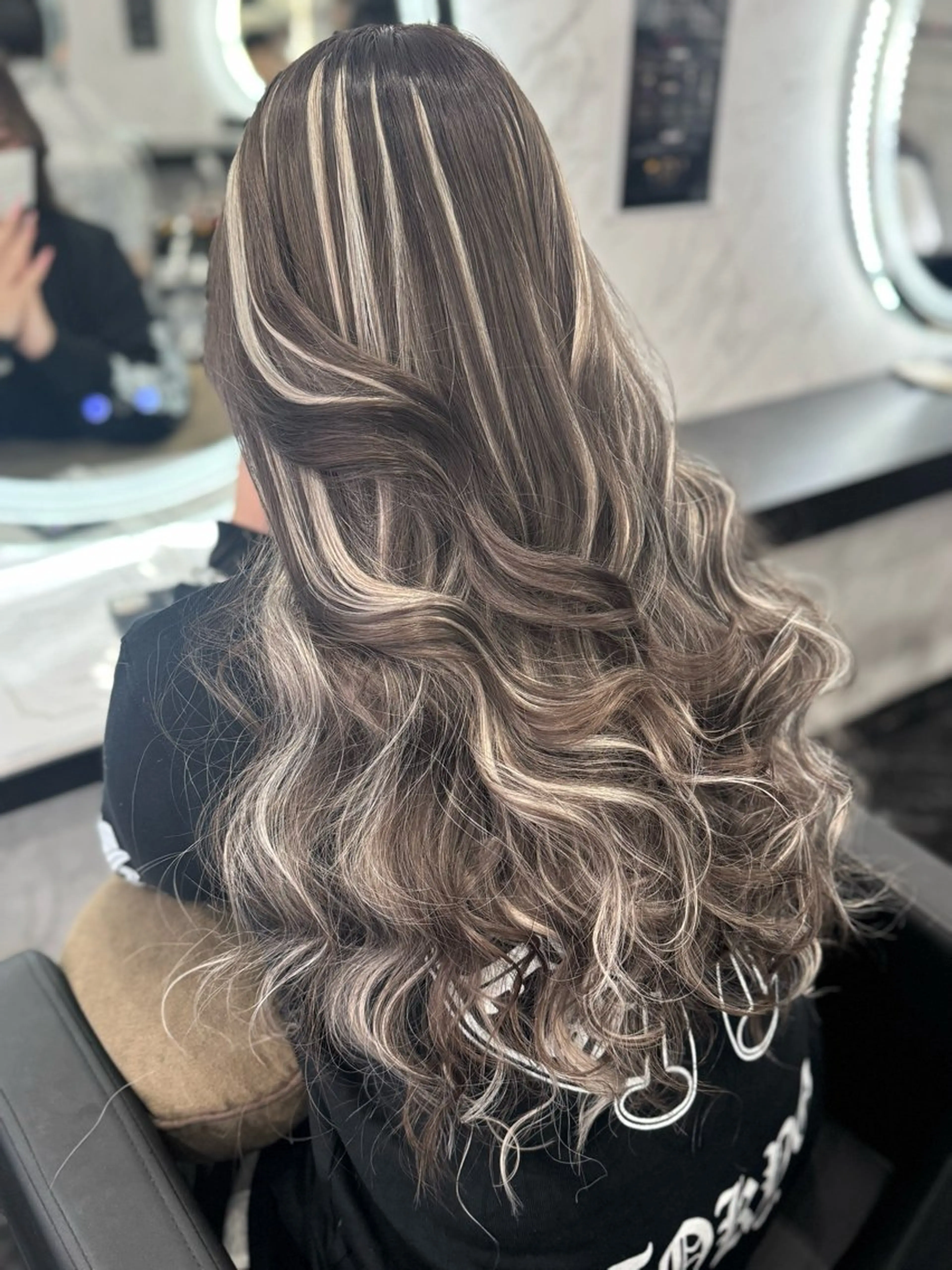 ロング ヘアカラー エクステ LOHAS Kanaのヘアスタイル