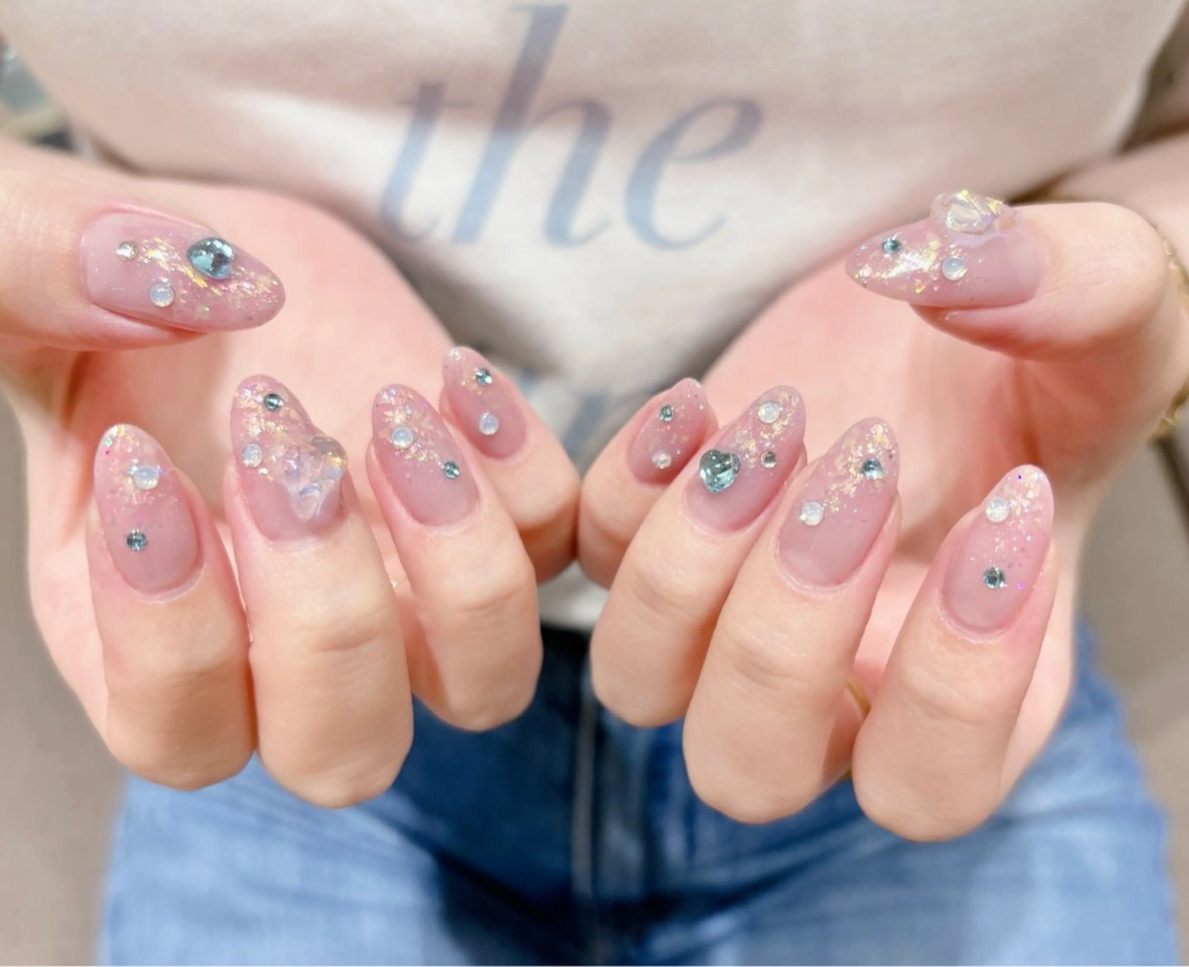 ネイル オーロラネイル グラデーション ピンク ハンドネイル FLARE NAIL フレアネイルのネイルデザイン