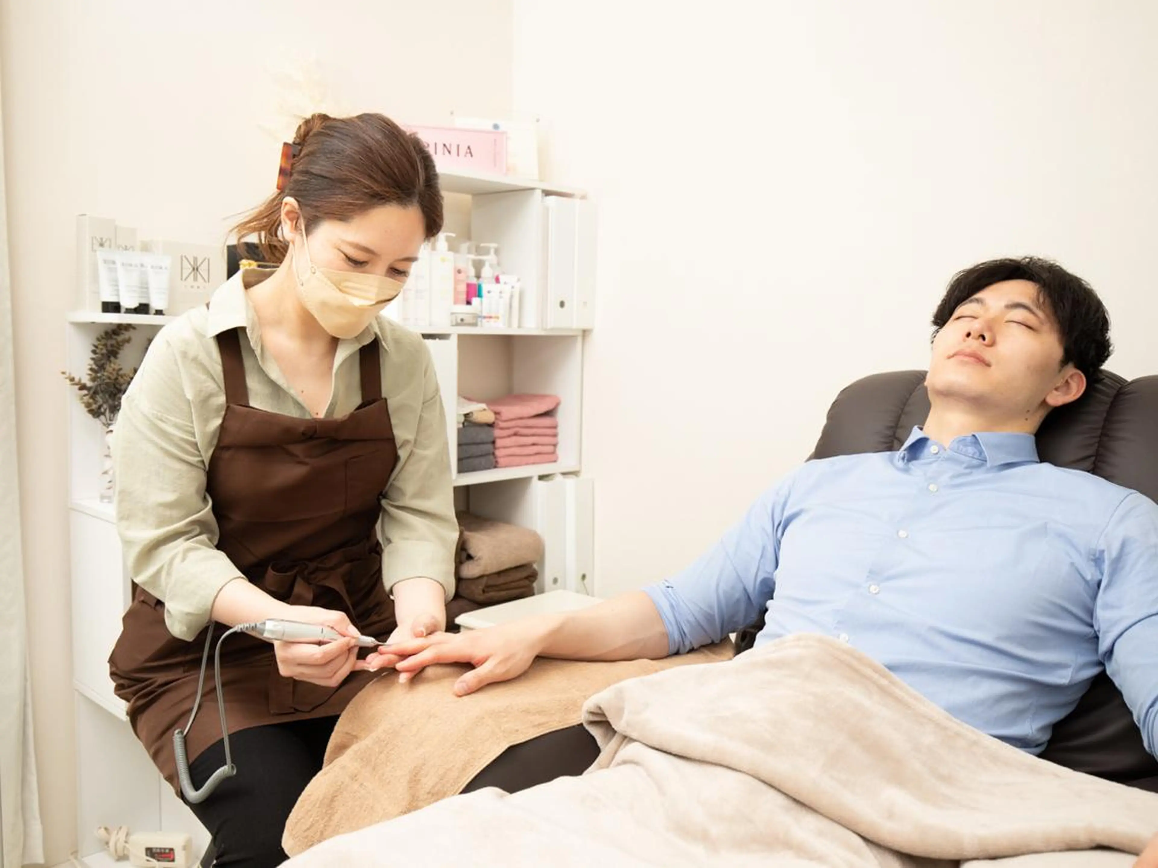 メンズ ネイル 肌質改善×脱毛サロン Alpiniaのエステ・リラクイメージ