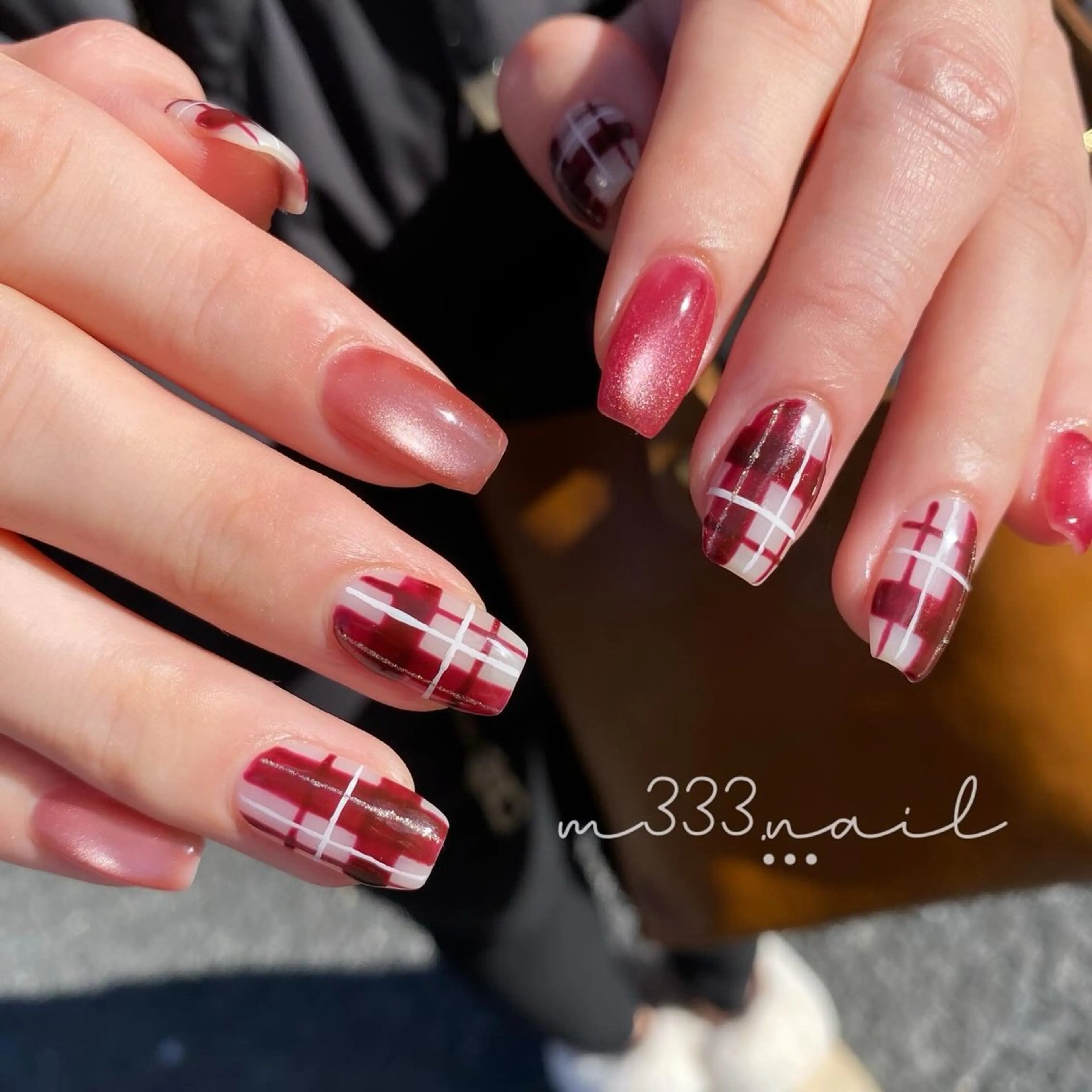 ネイル マグネットネイル 赤色 ハンドネイル hair  MILE.所属・MILE. mukonosouのネイルデザイン