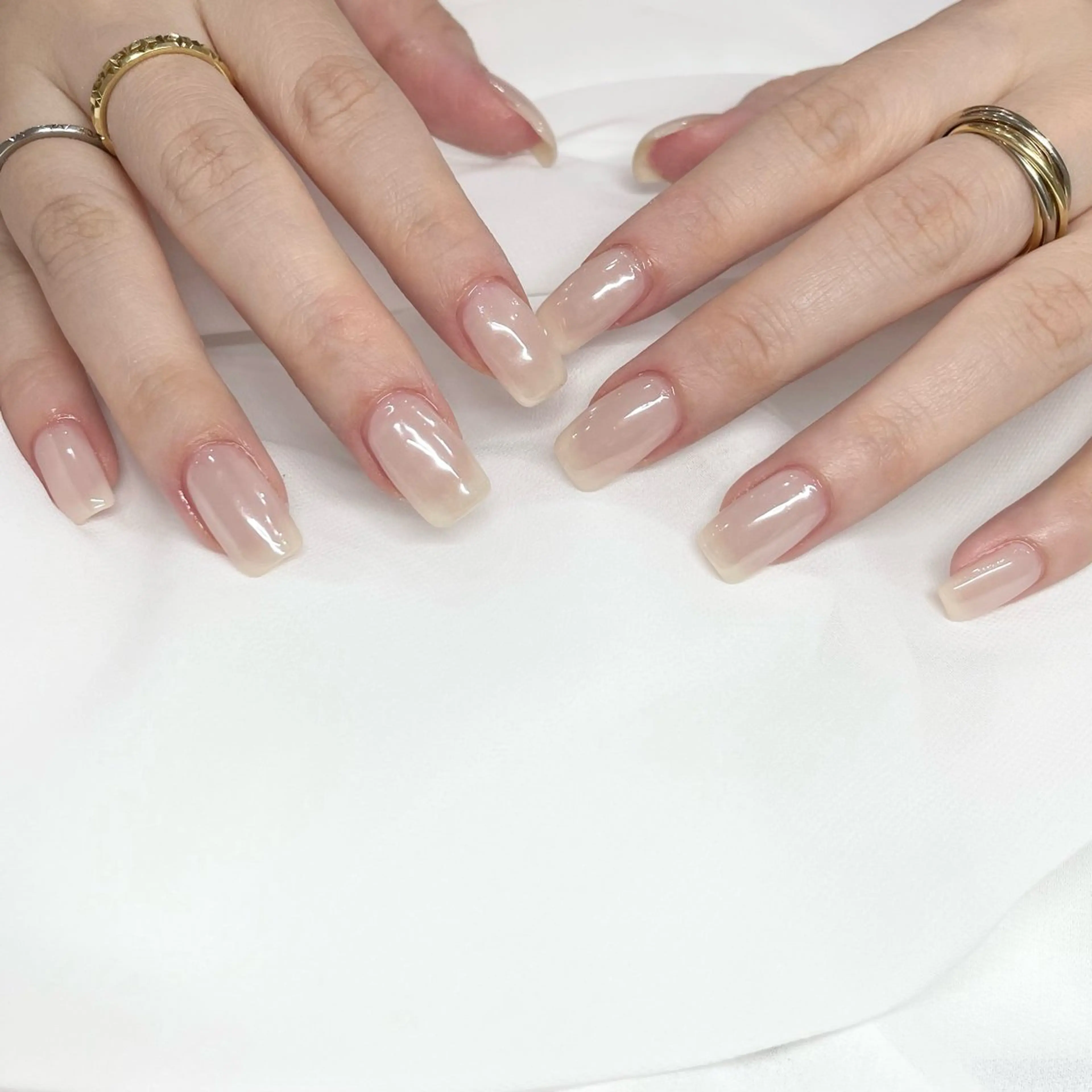 ネイル ホワイト パラジェルサロン 大人女性が通うサロンのネイルデザイン