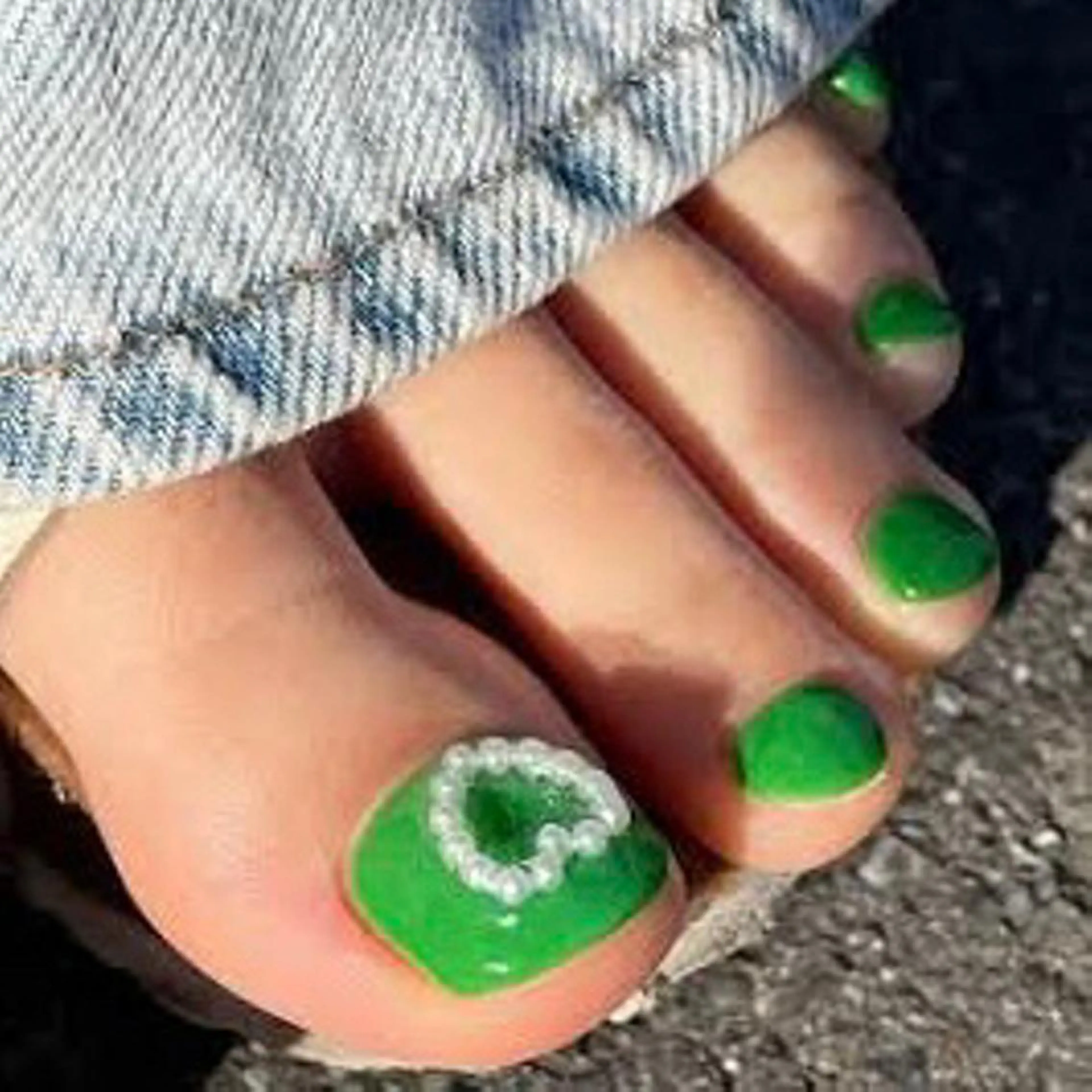 ☆フットシンプルコース【両足親指にお好きなアートお入れできます。】自店・他店付け替えオフ無料♪の写真