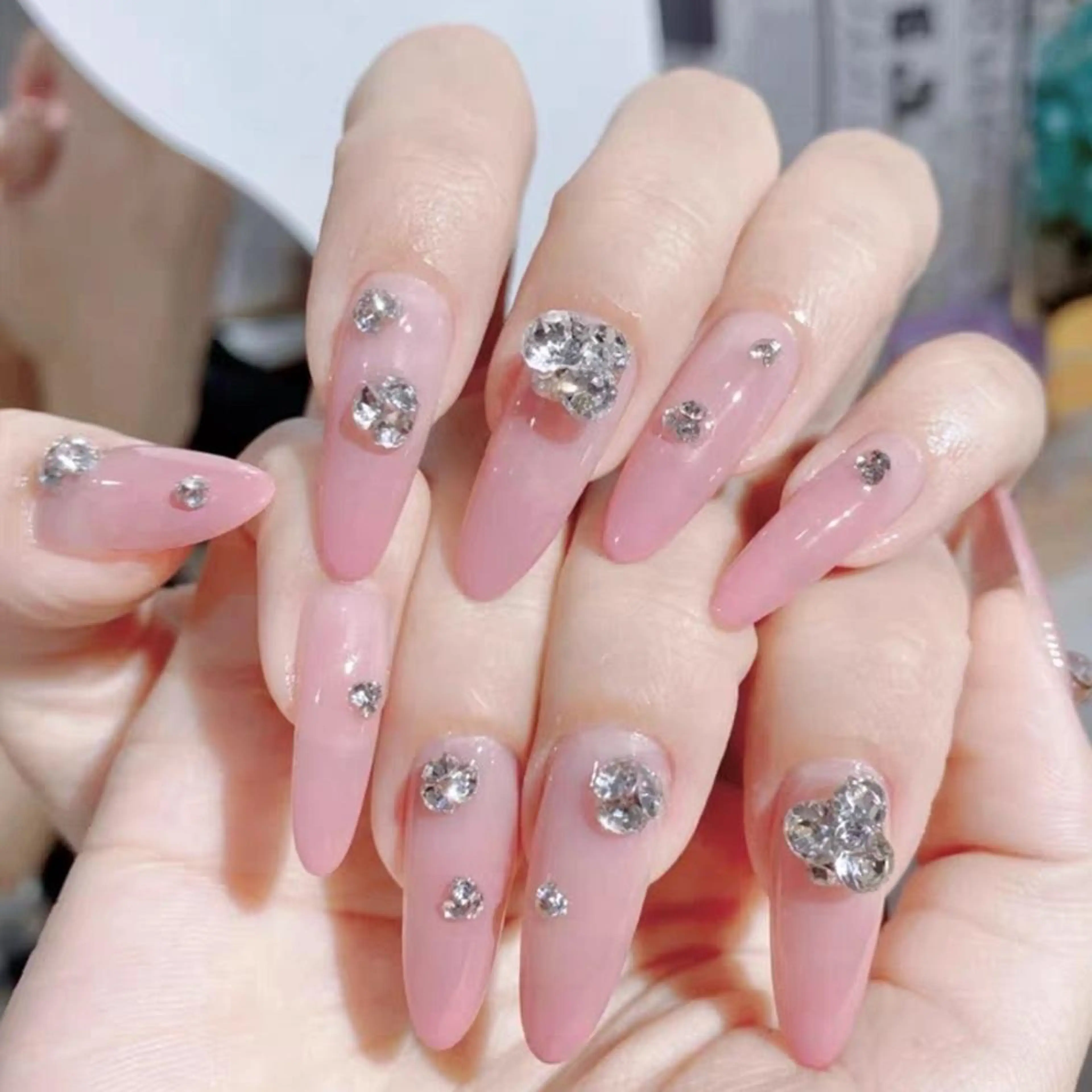 ネイル セミロング ハンドネイル ネイリストゆか💅 長さだし、深爪矯正のネイルデザイン