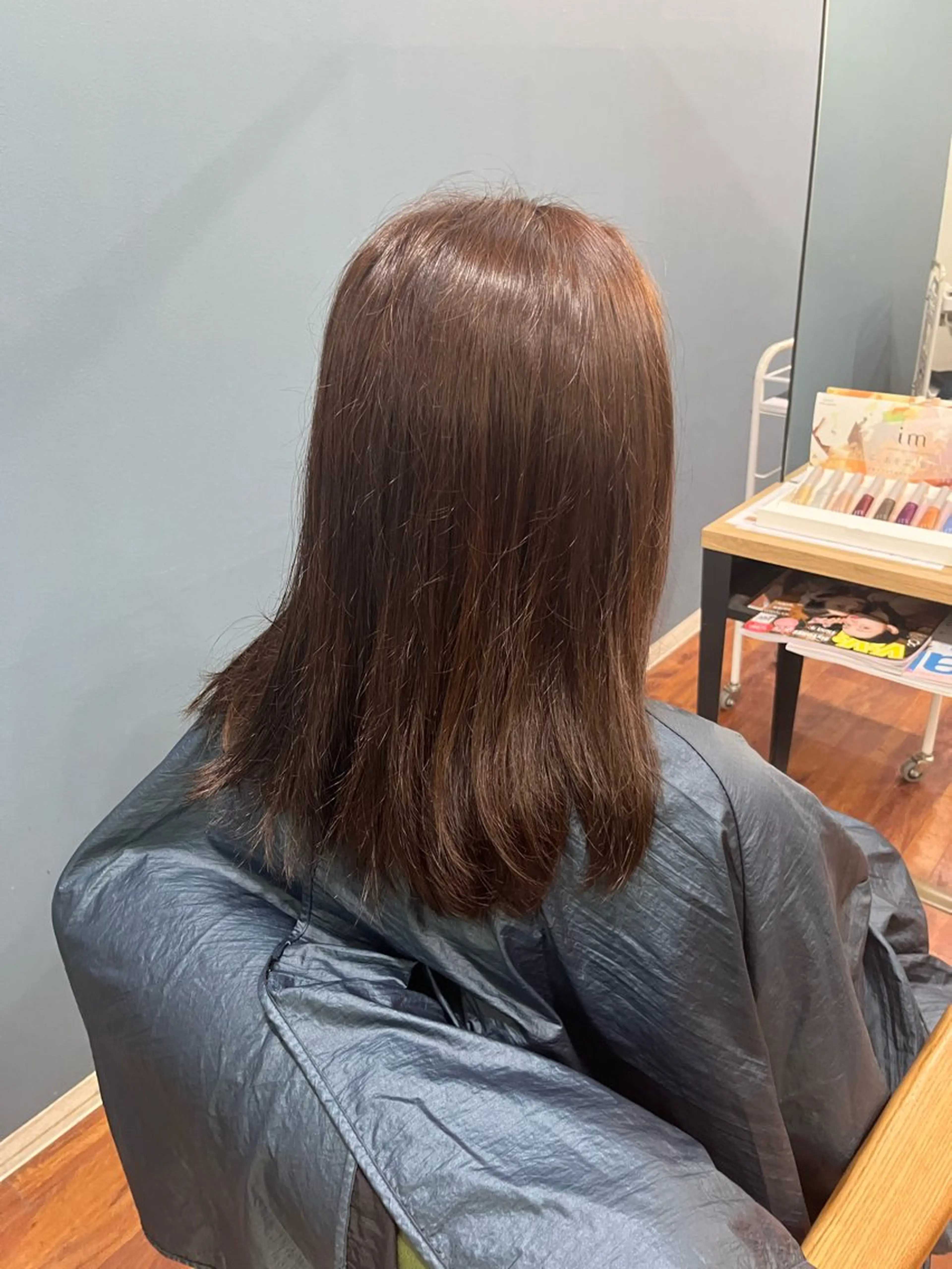 セミロング カラー ベージュカラー 韓国風ヘア 臼井 いづみのヘアスタイル