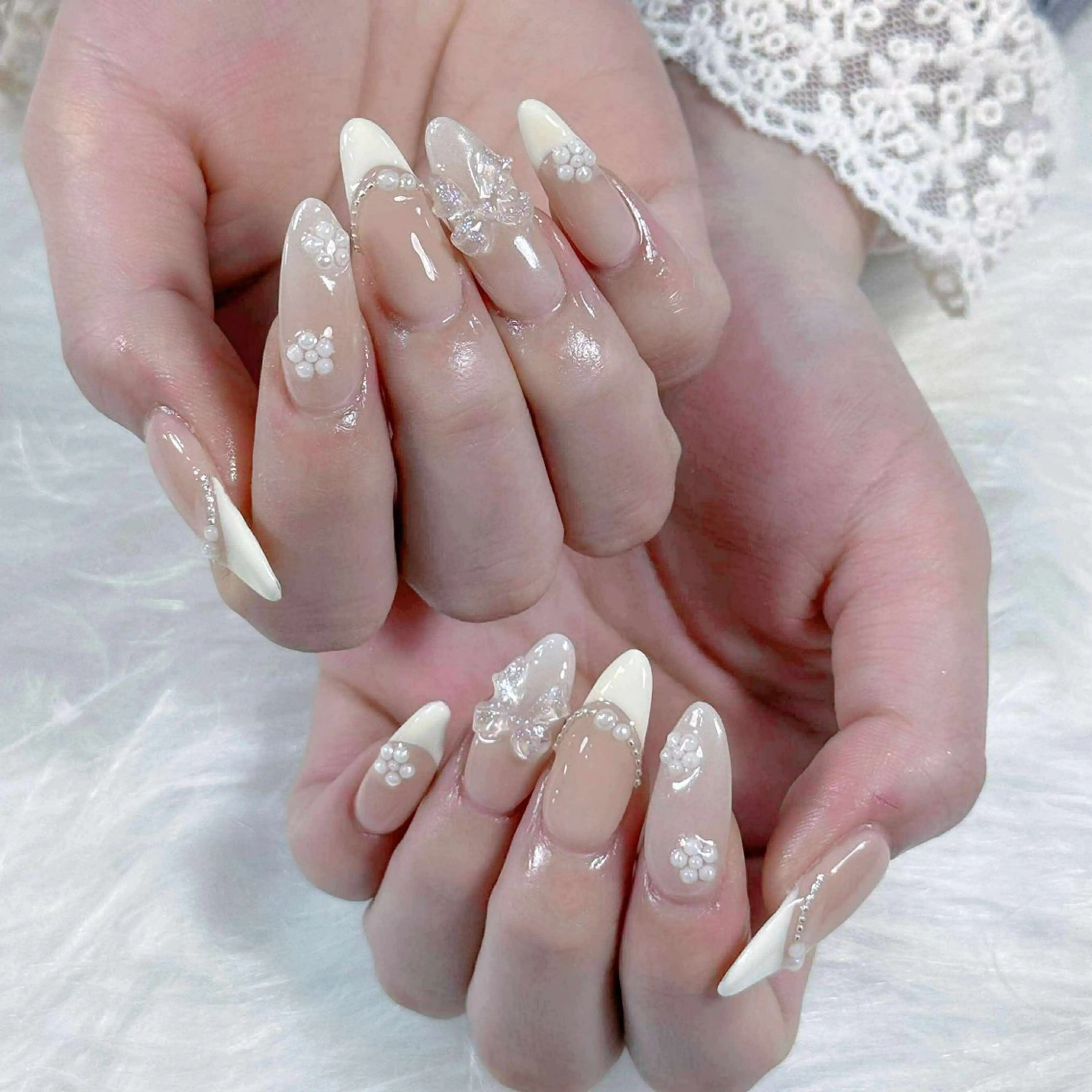 ネイル 長さ出し フレンチネイル グラデーション キラキラネイル 韓国ネイル ハンドネイル Hana Nail Salonのネイルデザイン