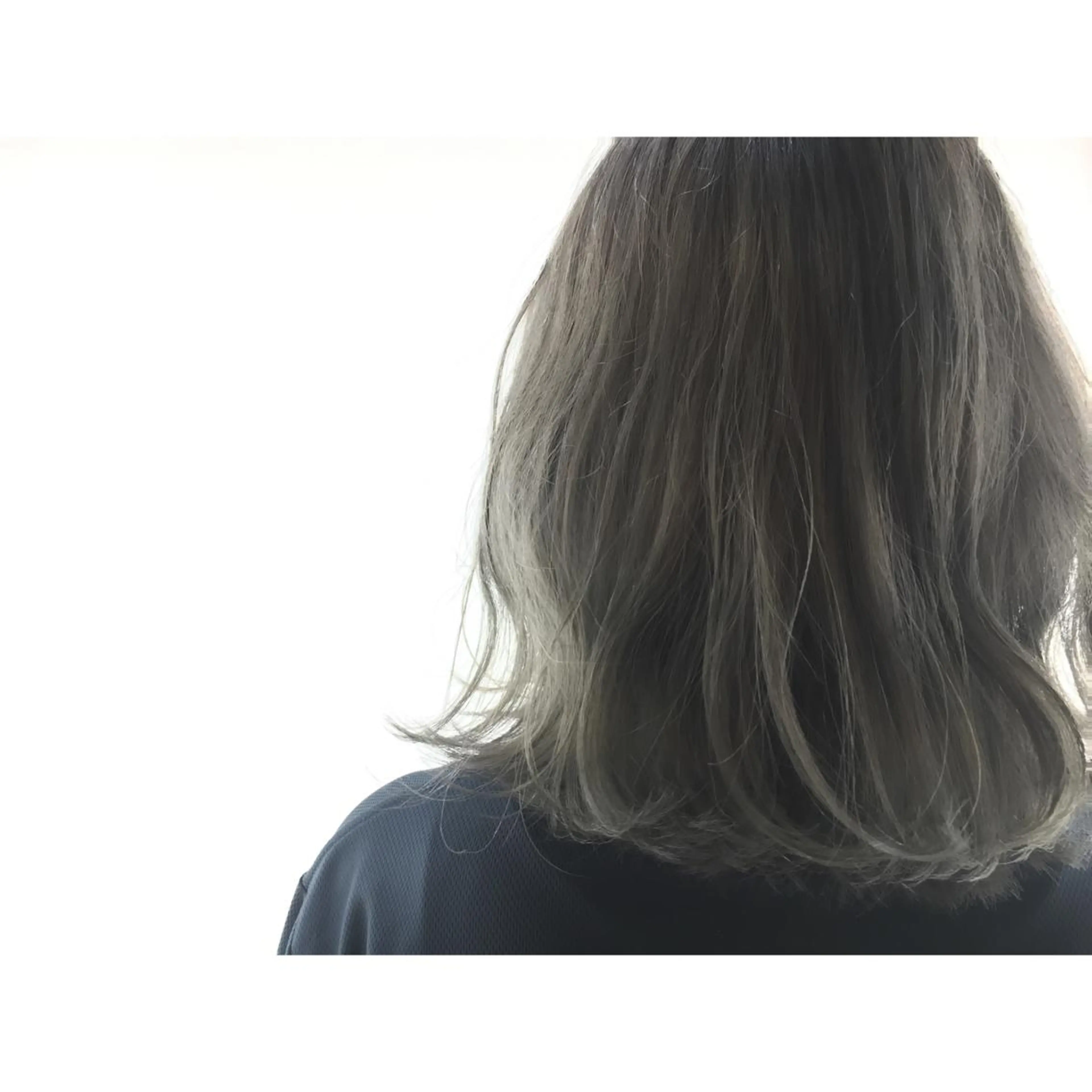 ミディアム カラー グレージュ Strawberry所属・原田 志保のヘアスタイル